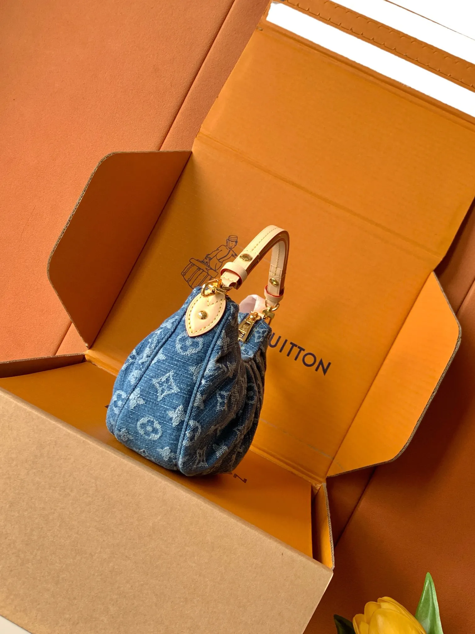 Louis Vuitton Pochette Valley M13571 - 图片 4