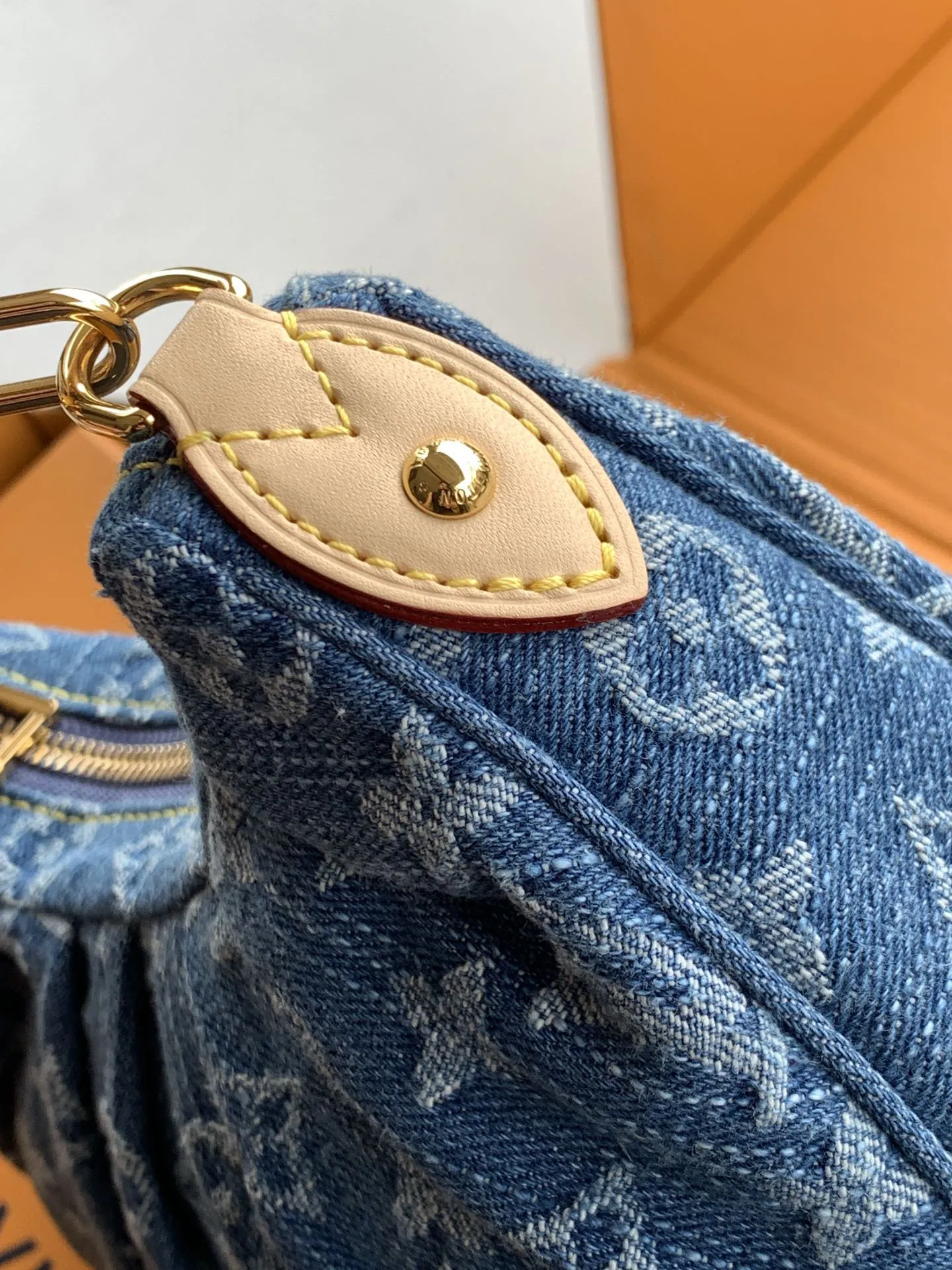 Louis Vuitton Pochette Valley M13571 - 图片 8