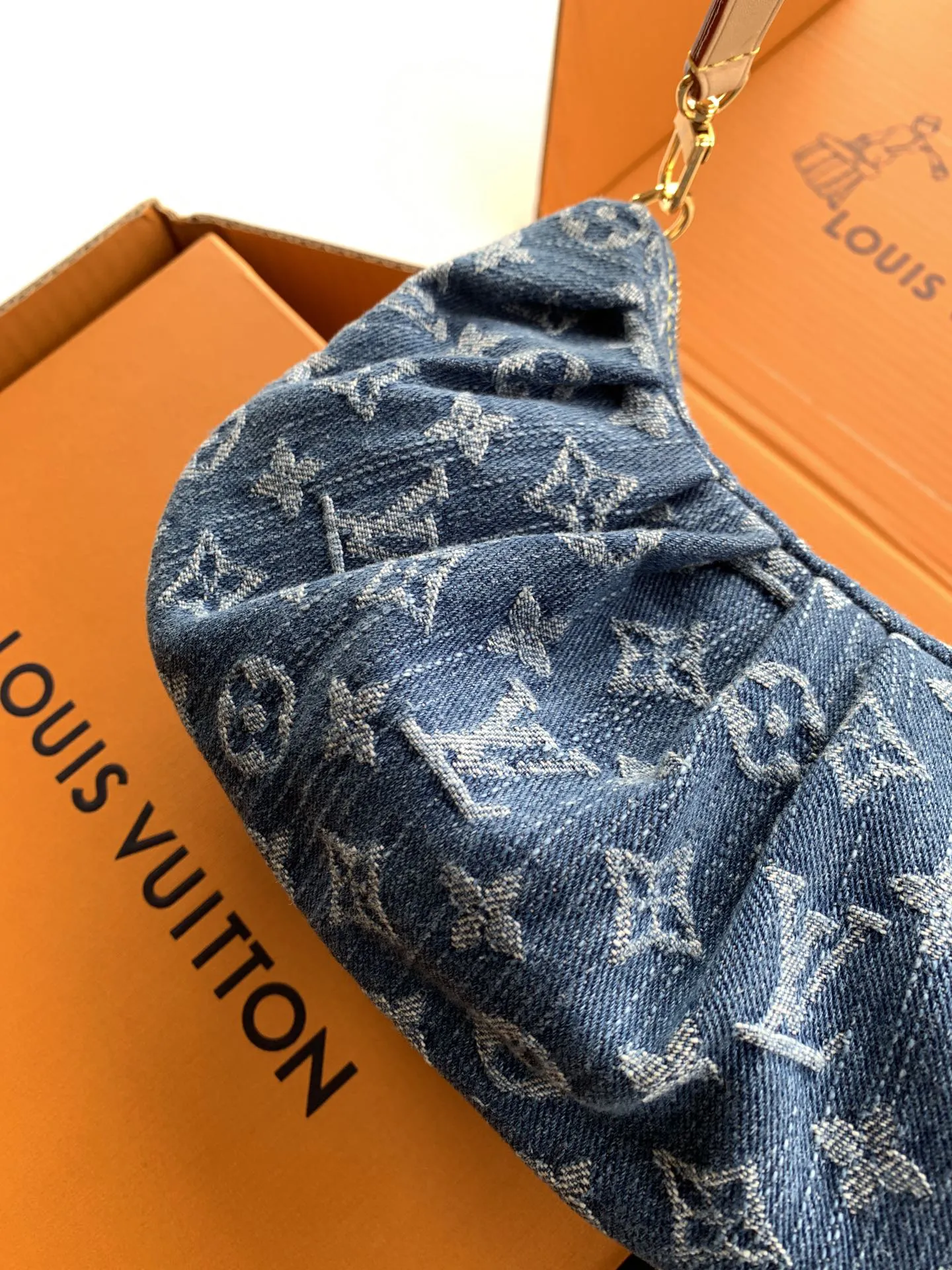 Louis Vuitton Pochette Valley M13571 - 图片 10
