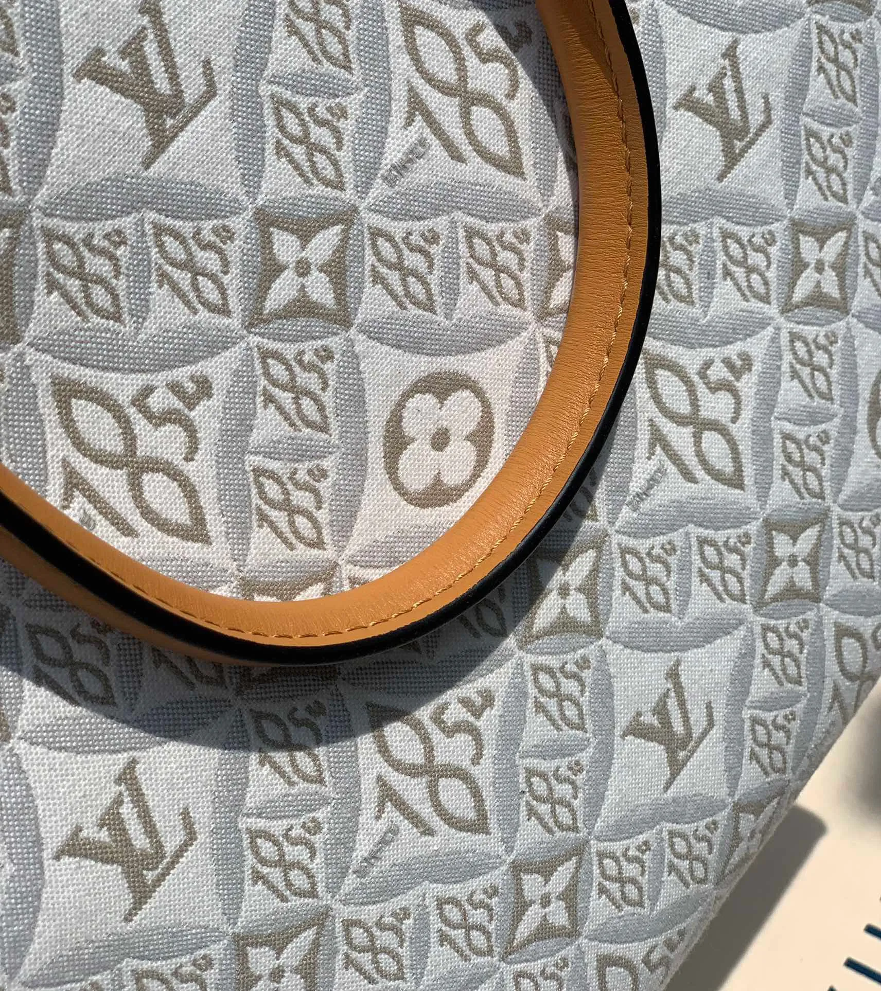 Alternative view of Louis Vuitton Onthego MM M59614