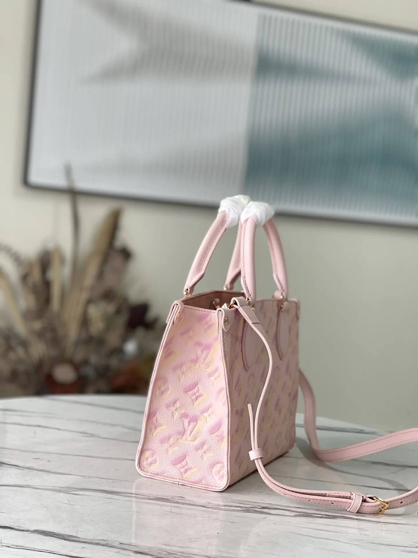 Louis Vuitton OnTheGo PM M46168 - 图片 6