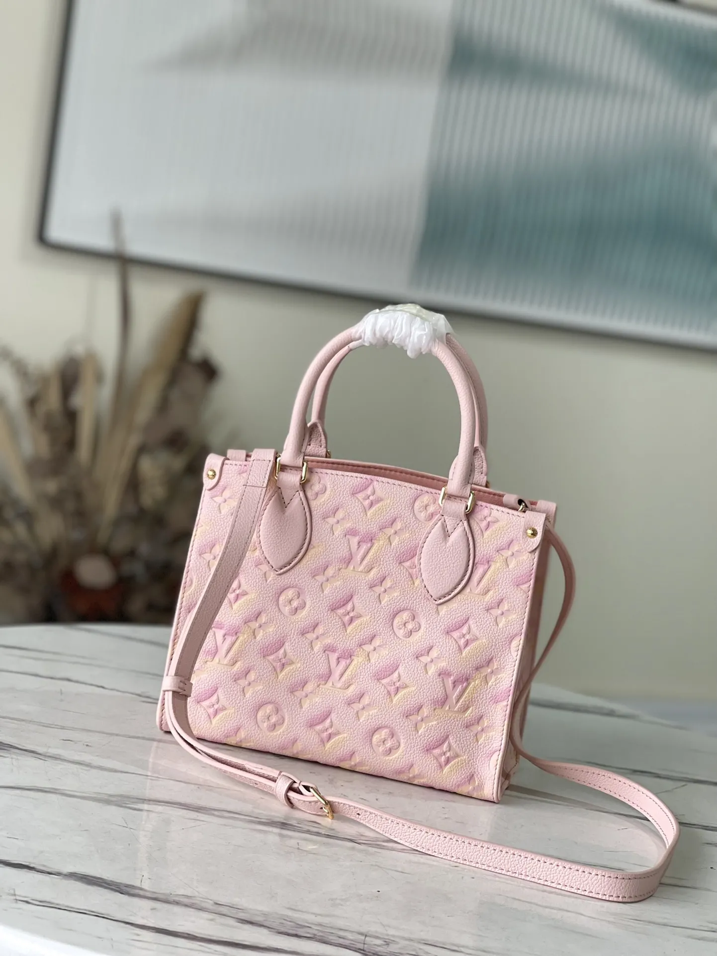 Louis Vuitton OnTheGo PM M46168 - 图片 7
