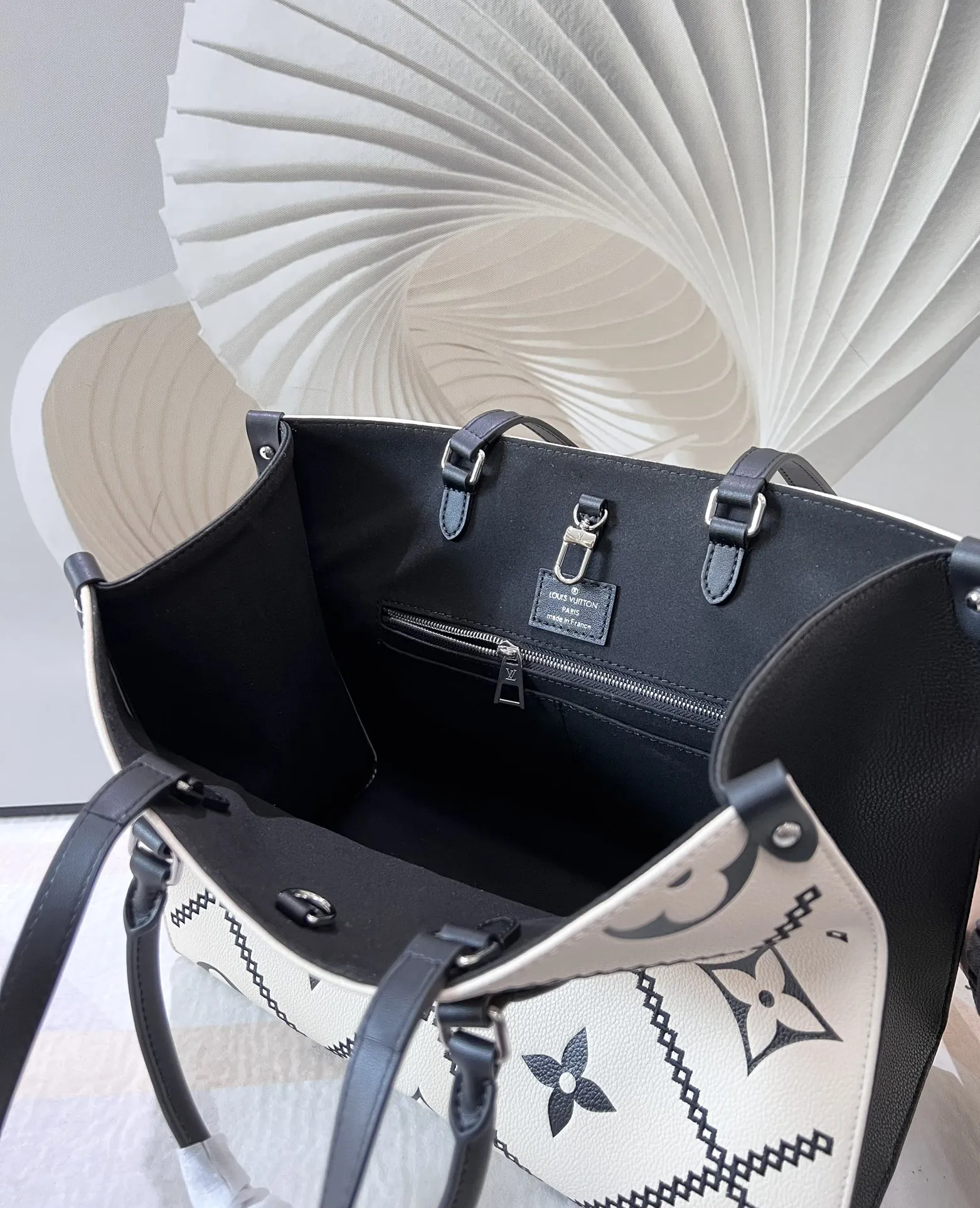 Louis Vuitton Onthego MM M46016 - 图片 5