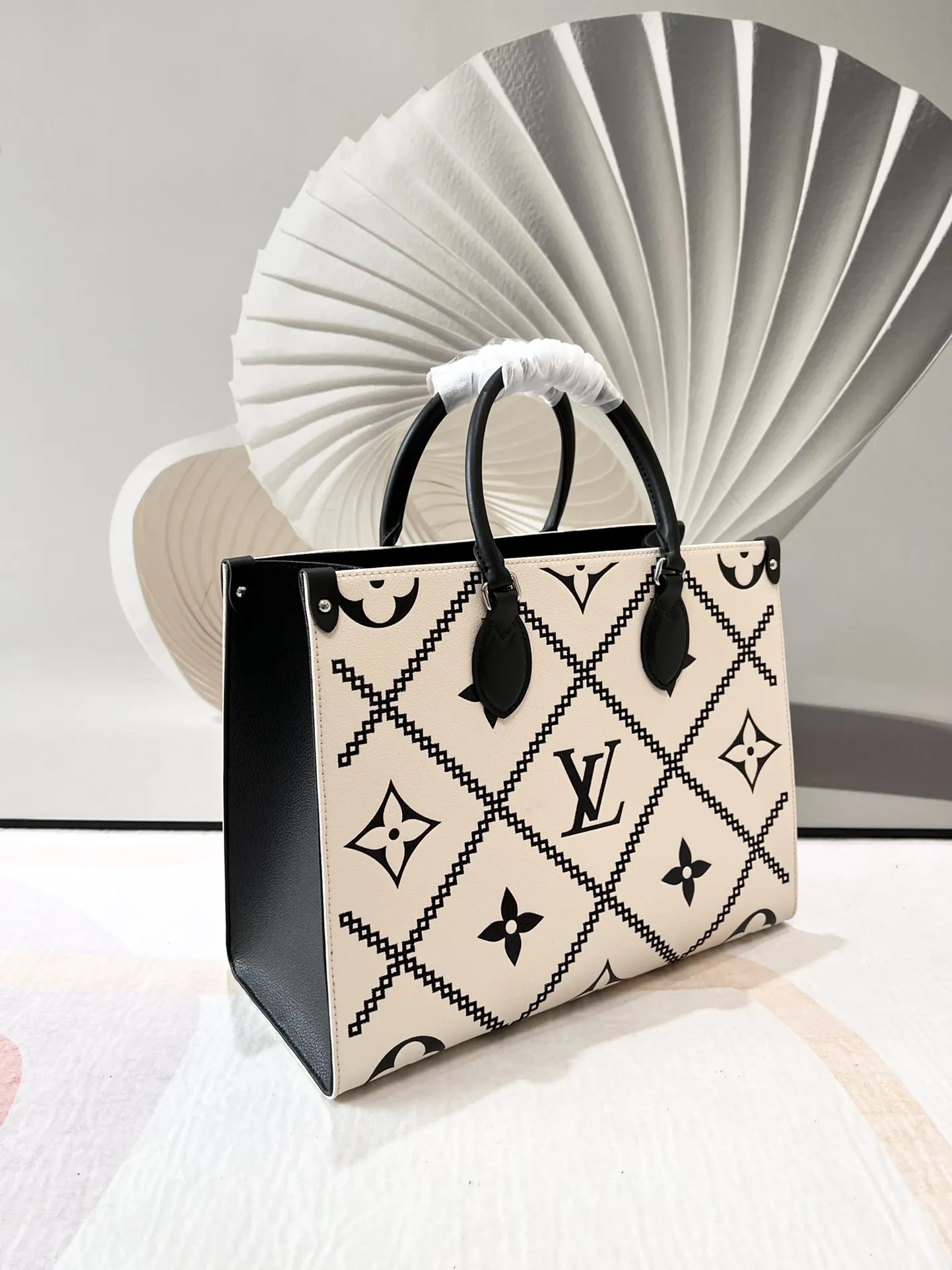 Louis Vuitton Onthego MM M46016 - 图片 9