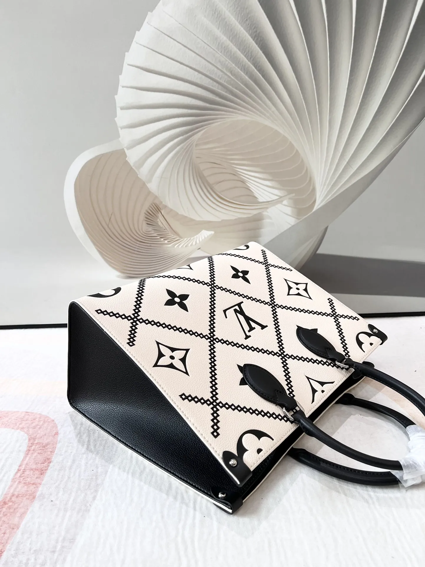 Louis Vuitton Onthego MM M46016 - 图片 10