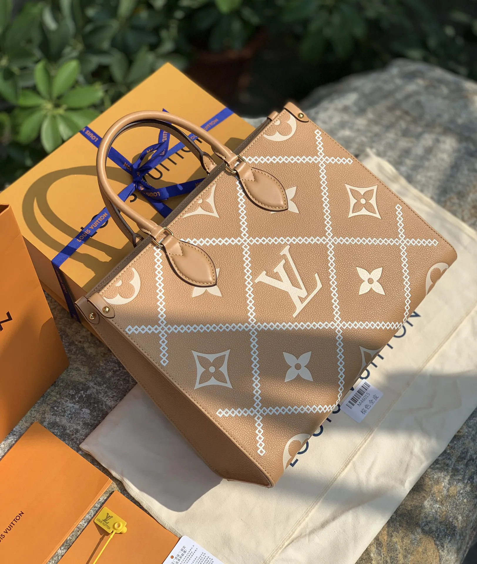 Louis Vuitton Onthego MM M46015 - 图片 5