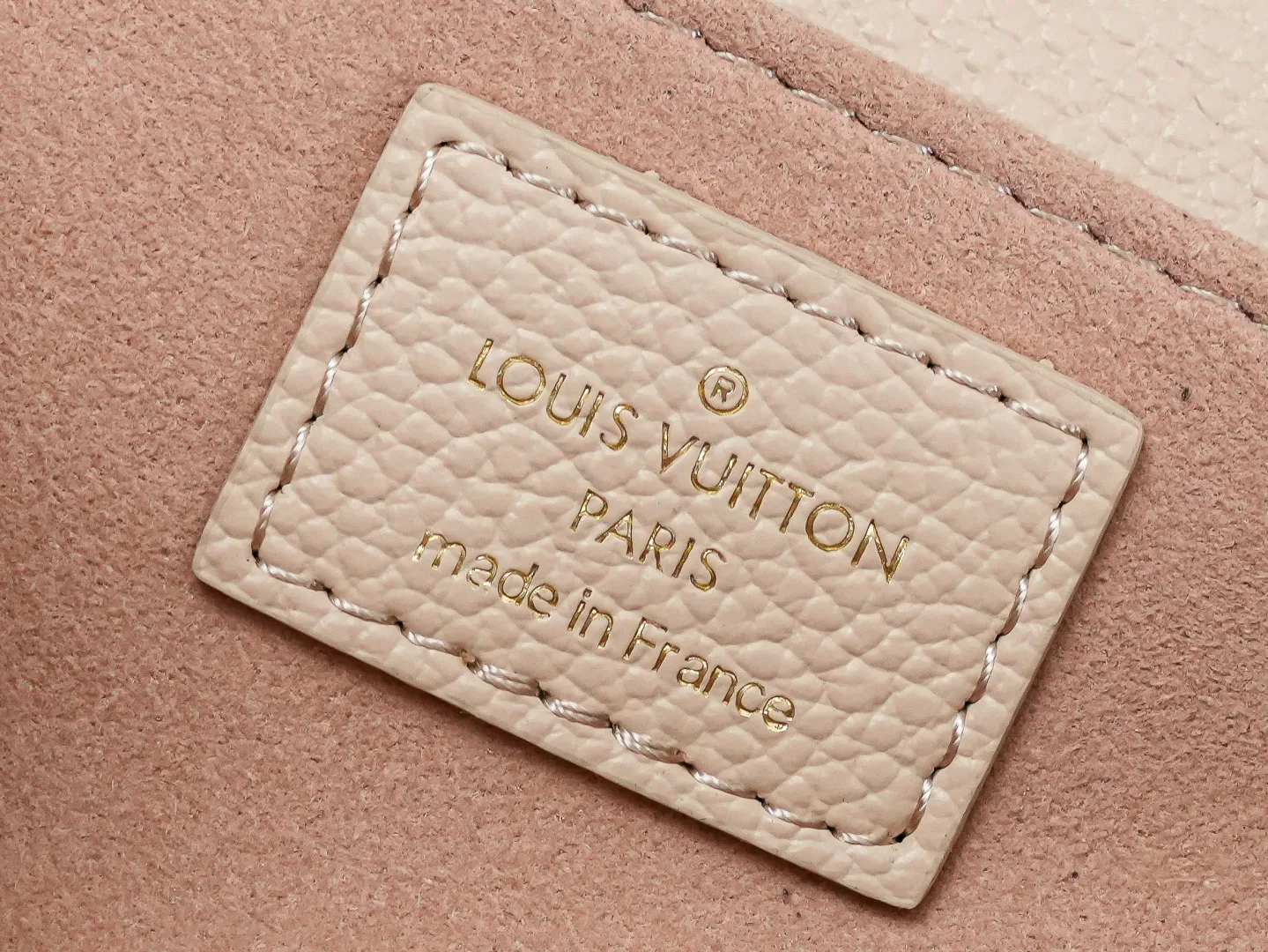 Alternative view of Louis Vuitton Pochette Métis East West M14322