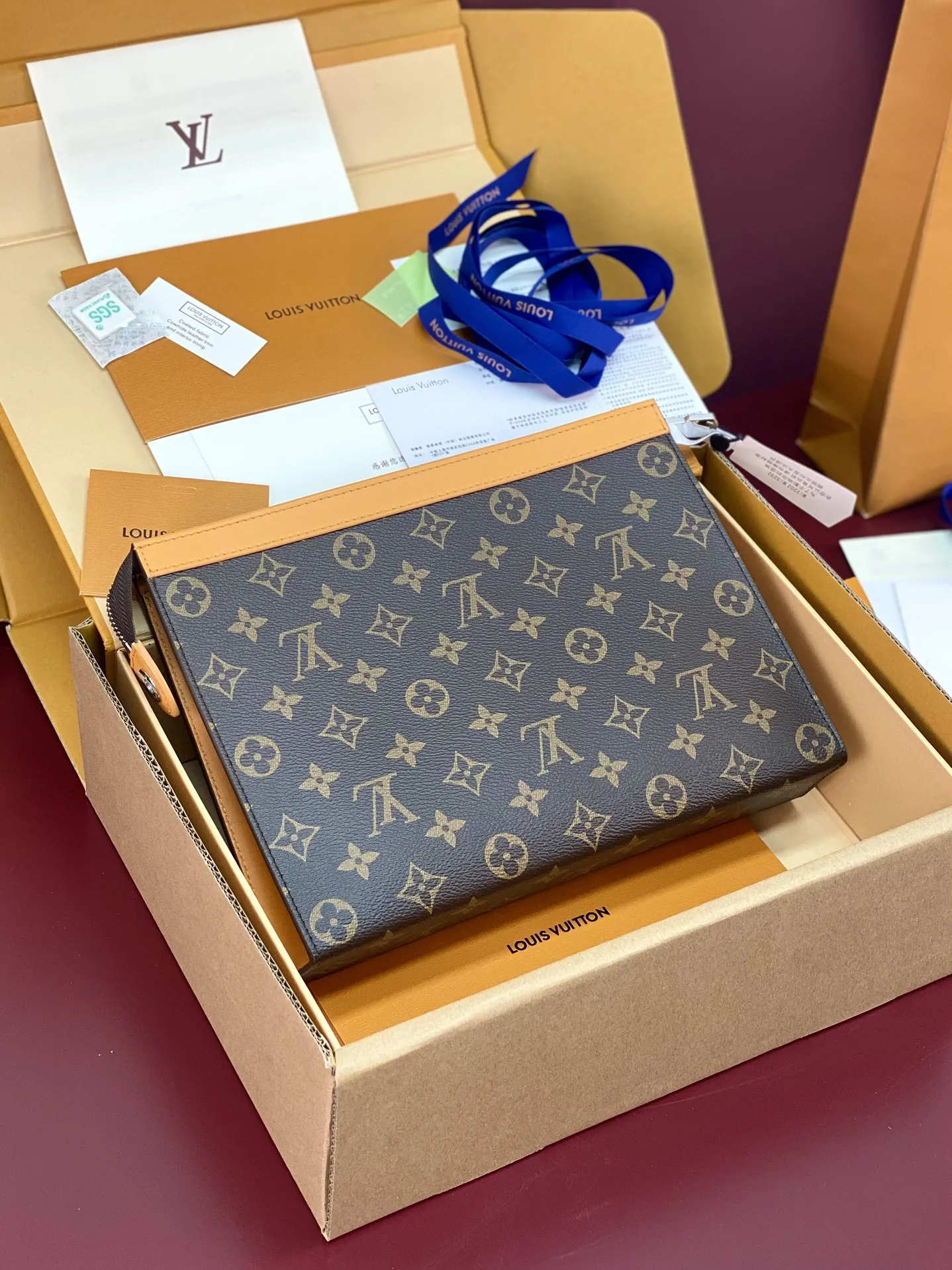 Louis Vuitton Pochette Voyage MM M12820 - 图片 4