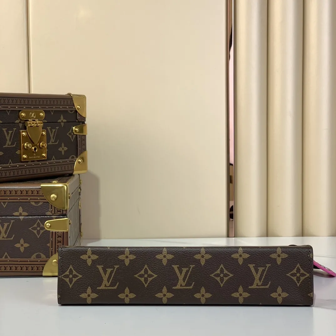 Louis Vuitton Pochette Voyage MM M12818 - 图片 7