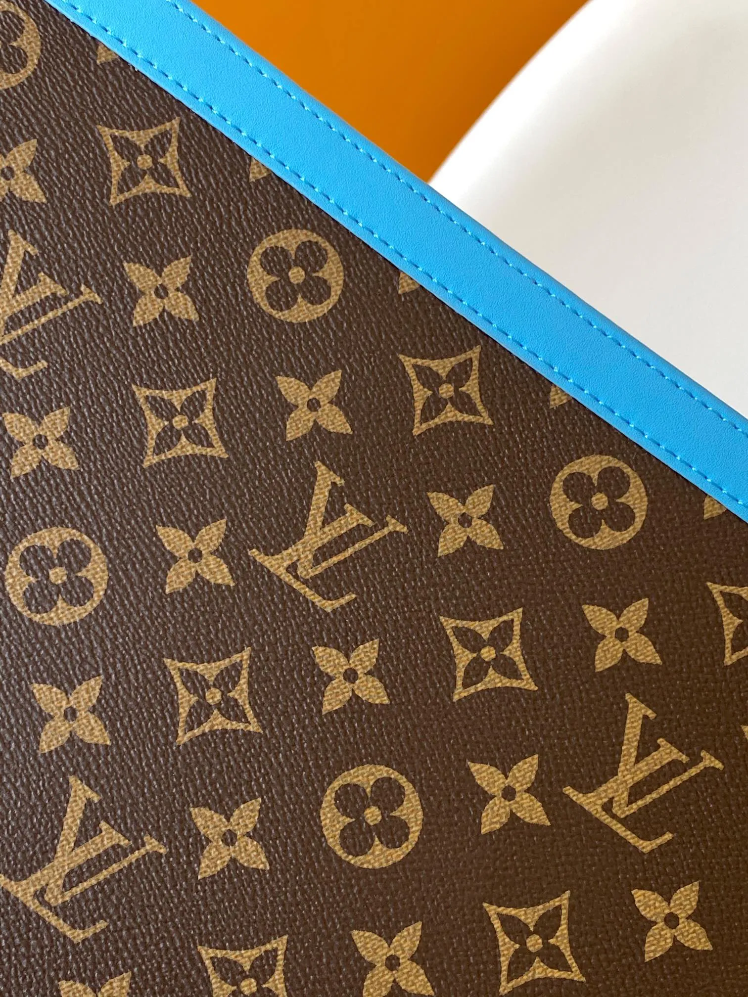 Louis Vuitton Pochette Voyage MM M12815 - 图片 7