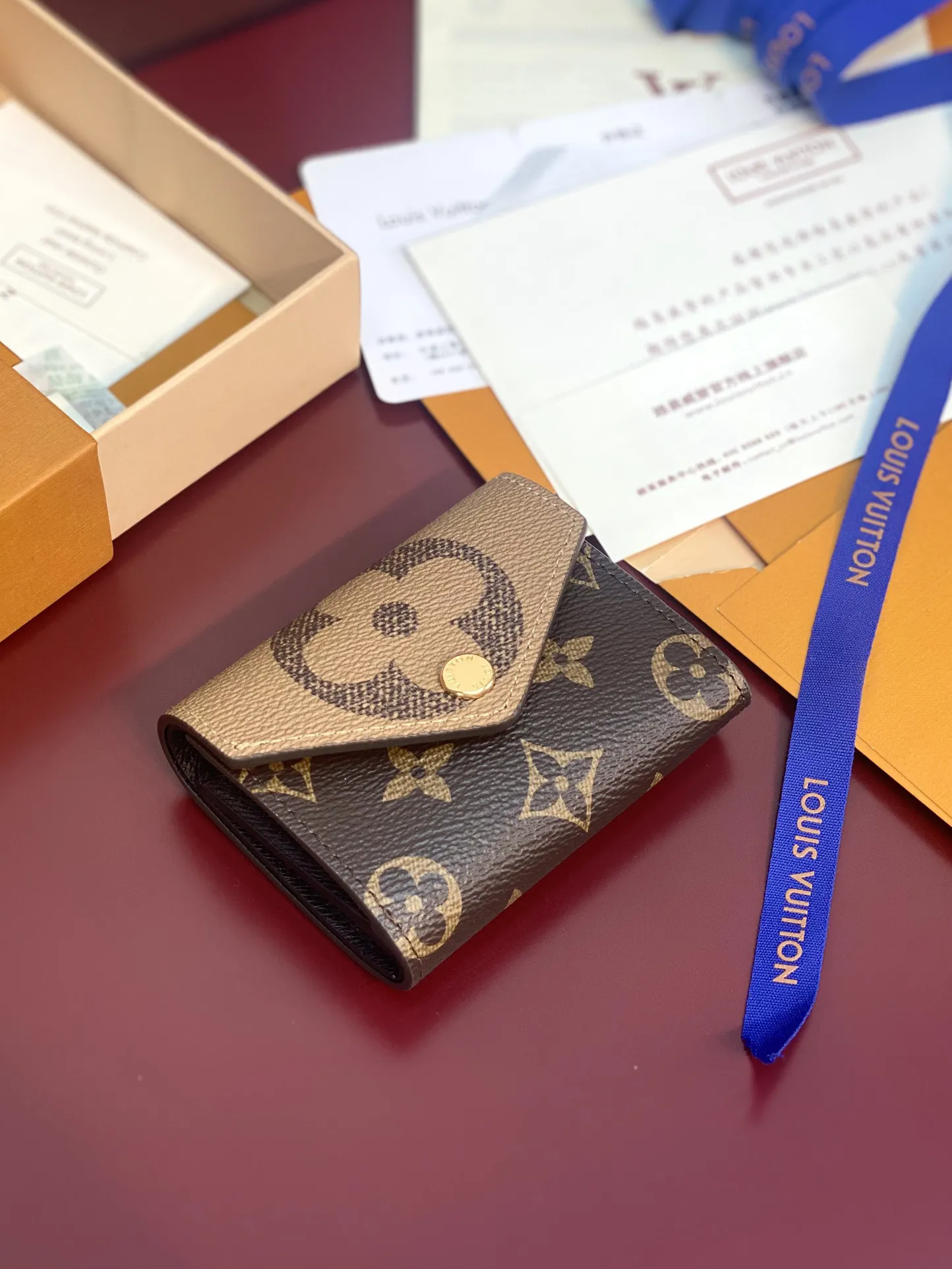 Louis Vuitton Zoé Wallet M80725 - Image 11