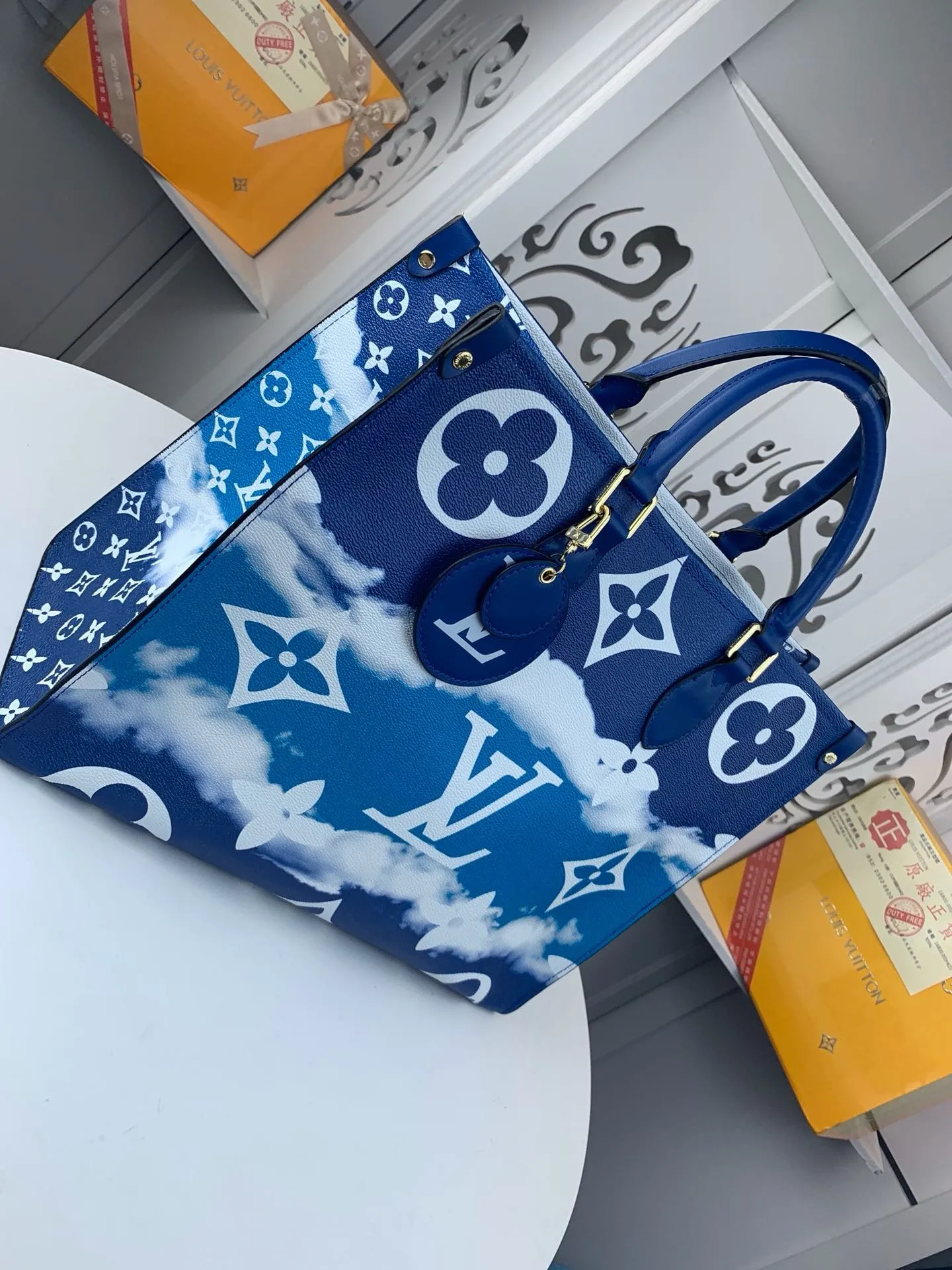 Louis Vuitton Onthego GM M45120 - 图片 4