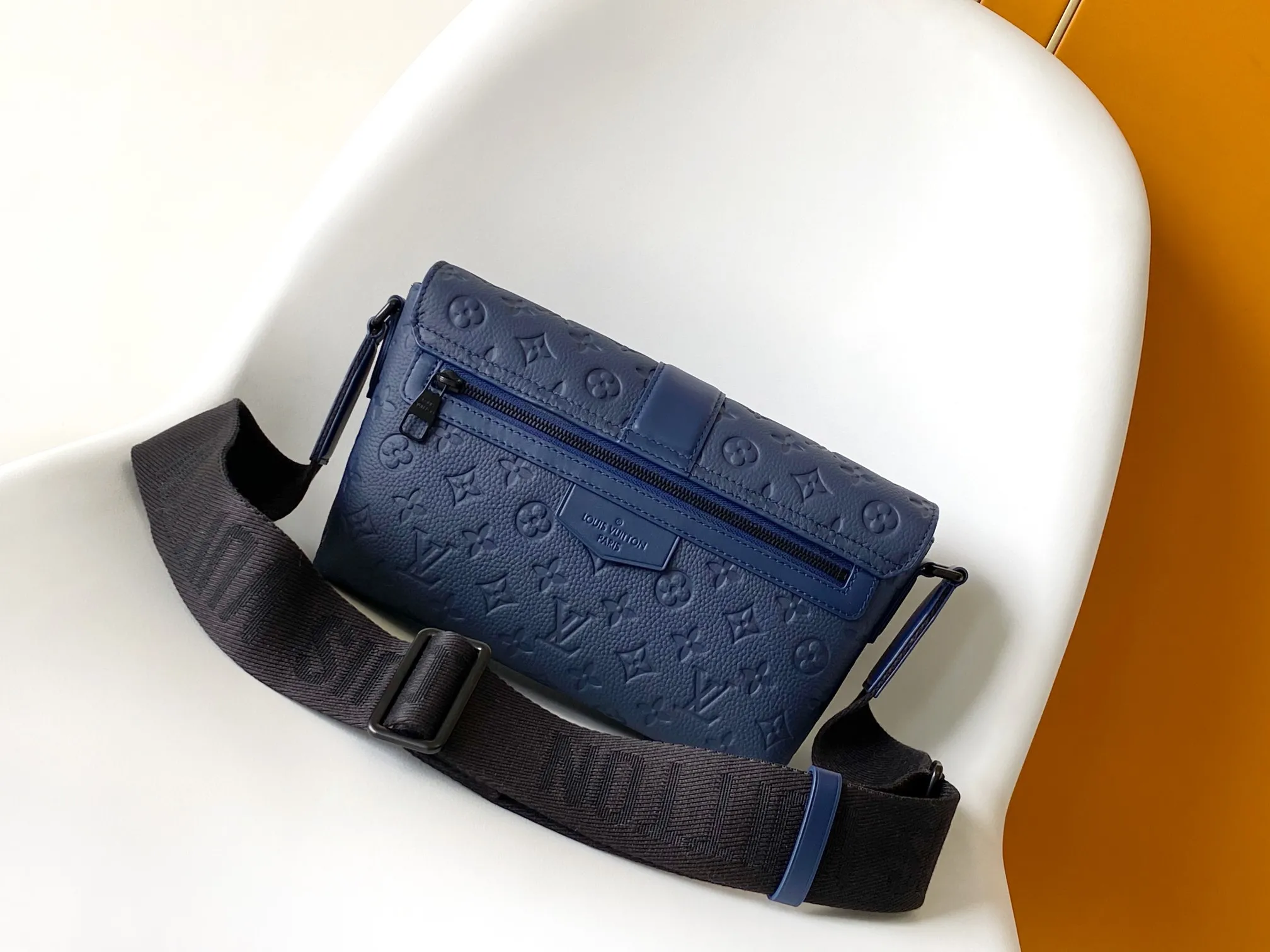 Louis Vuitton S-Cape Messenger M11692 - 图片 5