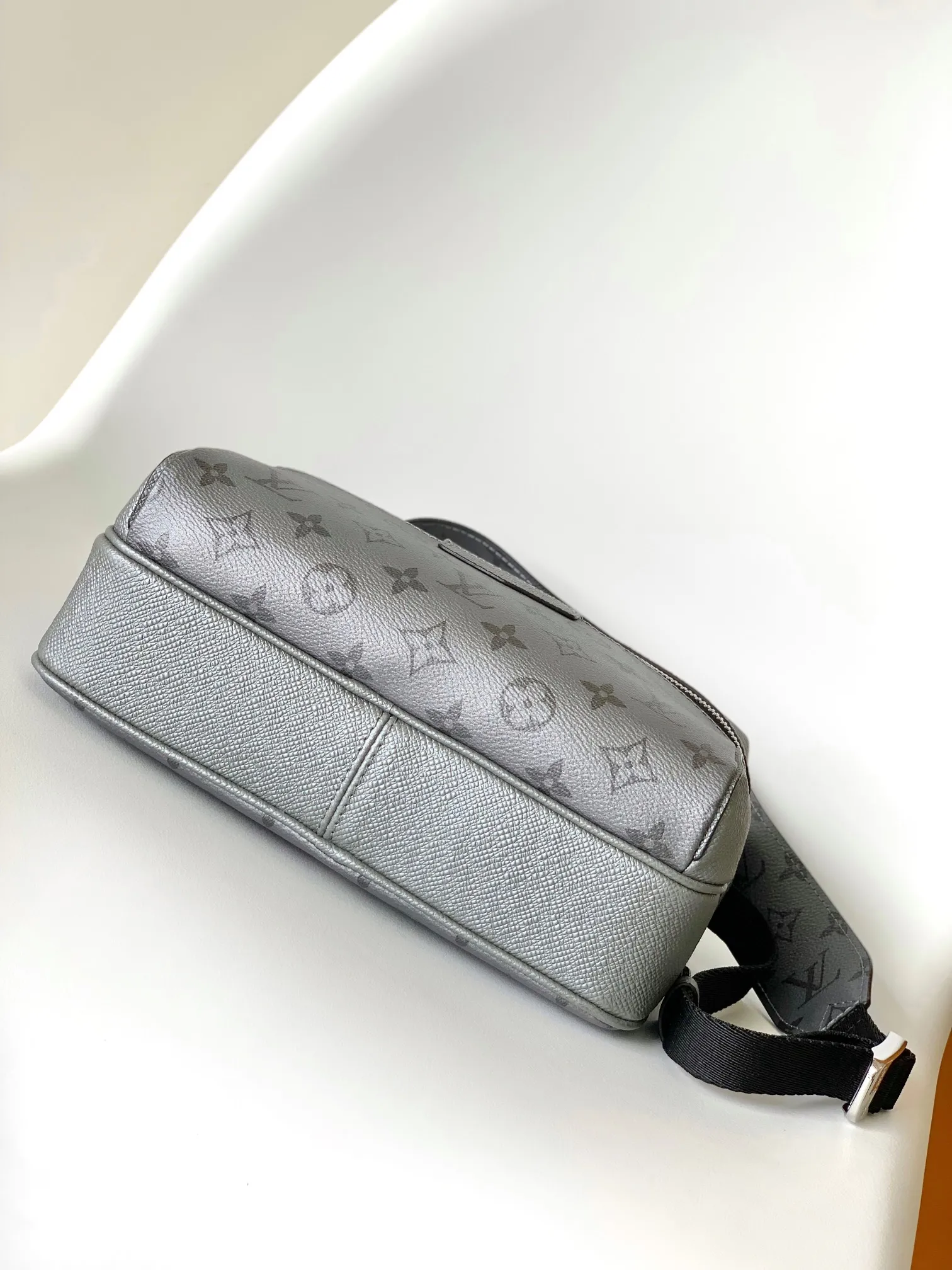Louis Vuitton Outdoor Messenger M30830 - 图片 6