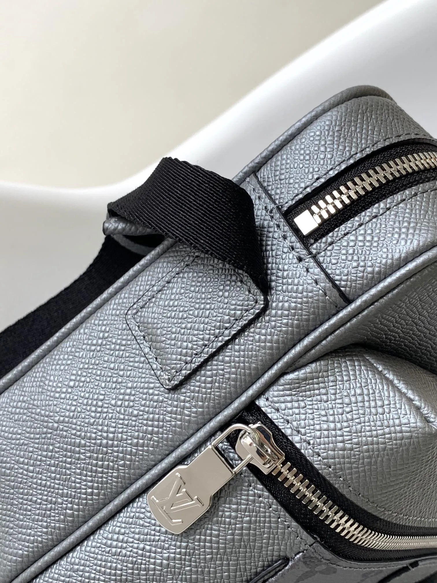 Louis Vuitton Outdoor Messenger M30830 - 图片 7