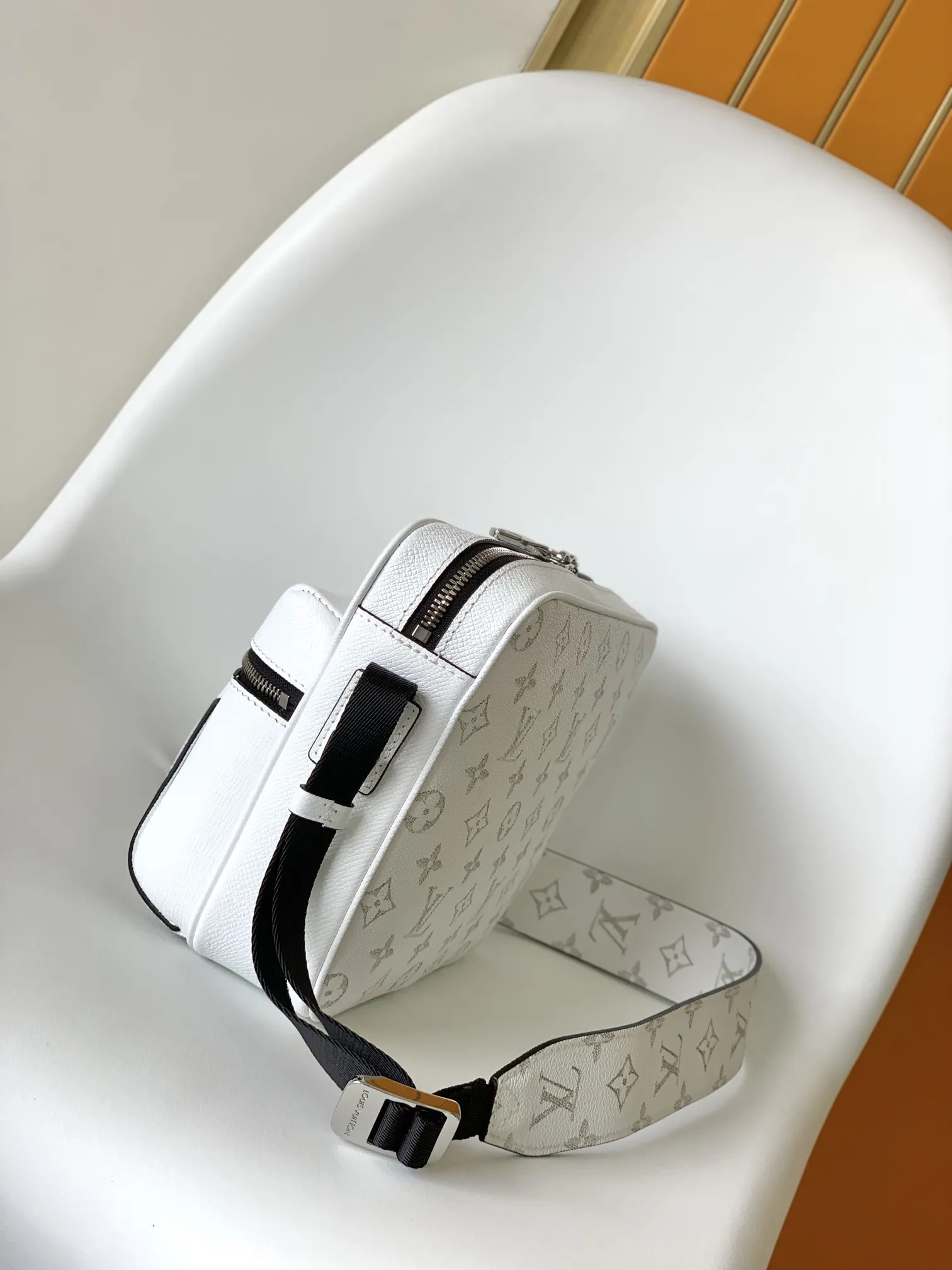 Louis Vuitton Outdoor Messenger M30873 - 图片 4
