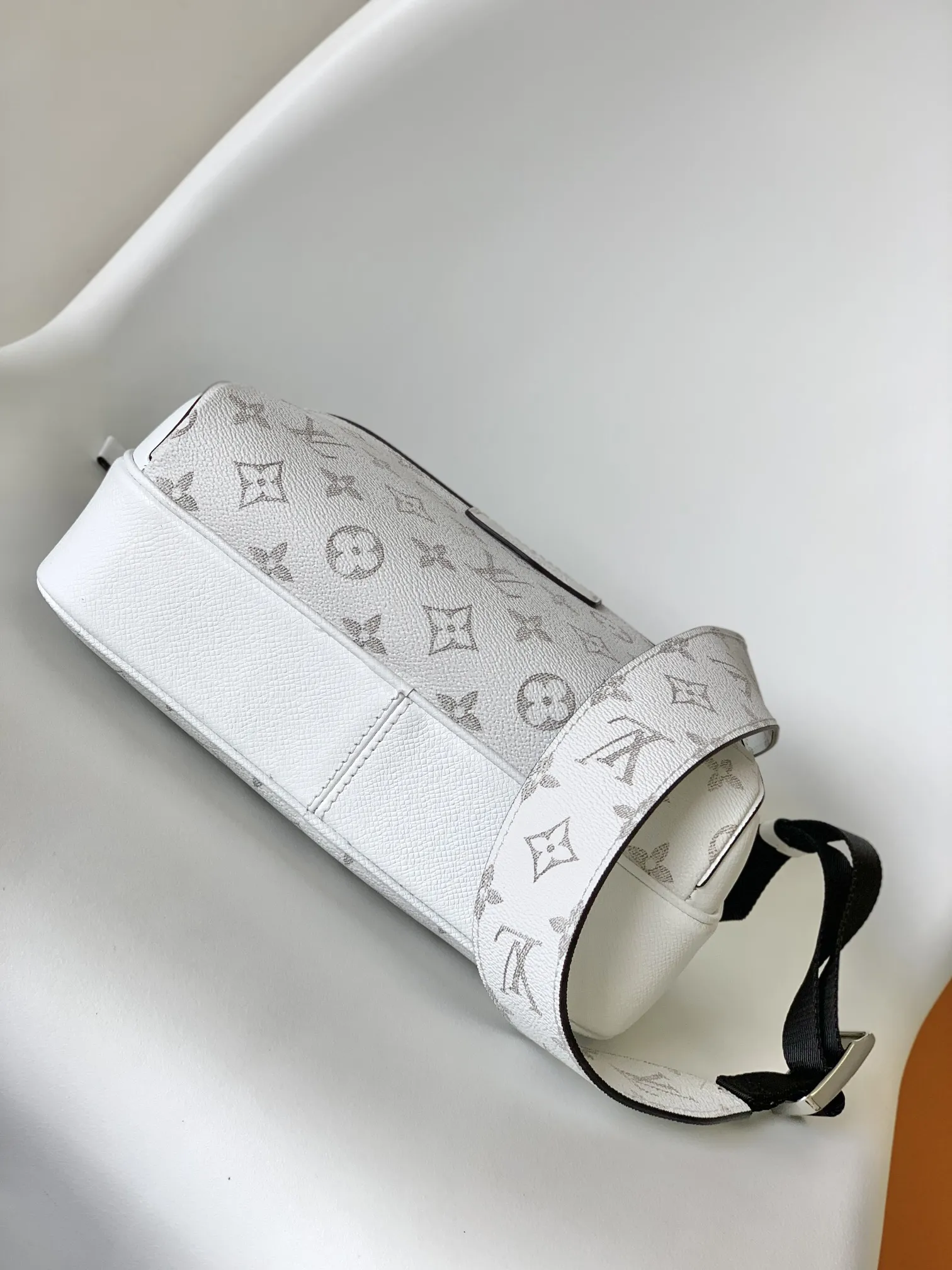 Louis Vuitton Outdoor Messenger M30873 - 图片 6