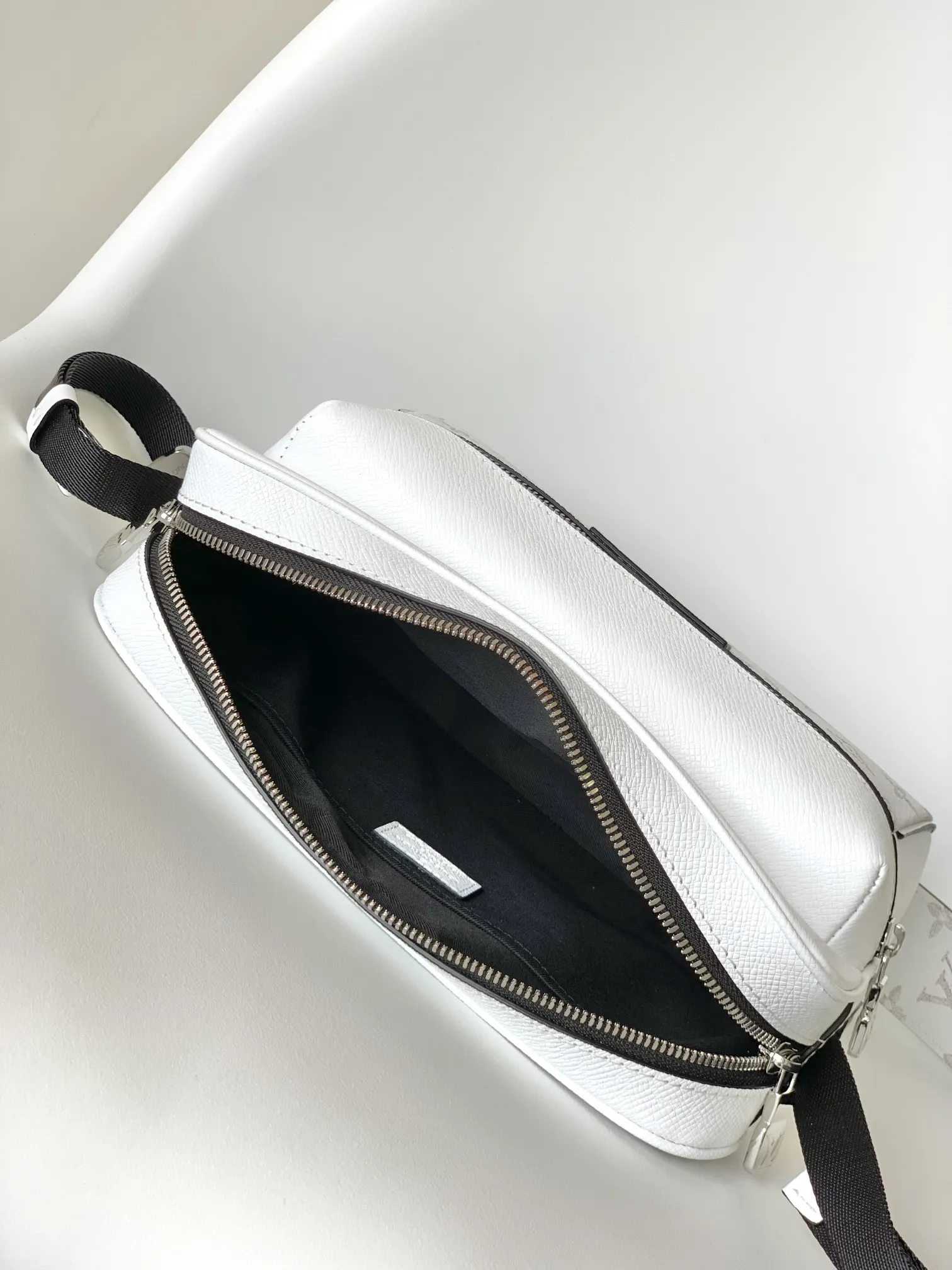 Louis Vuitton Outdoor Messenger M30873 - 图片 10