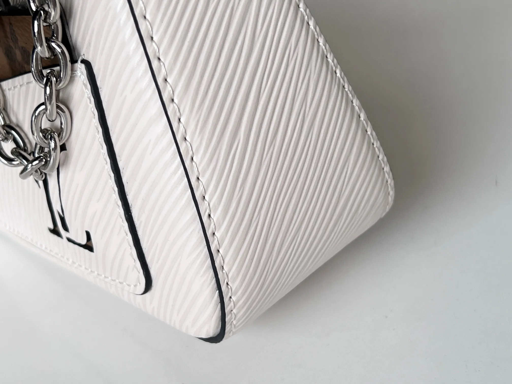 Alternative view of Louis Vuitton Marellini M20999