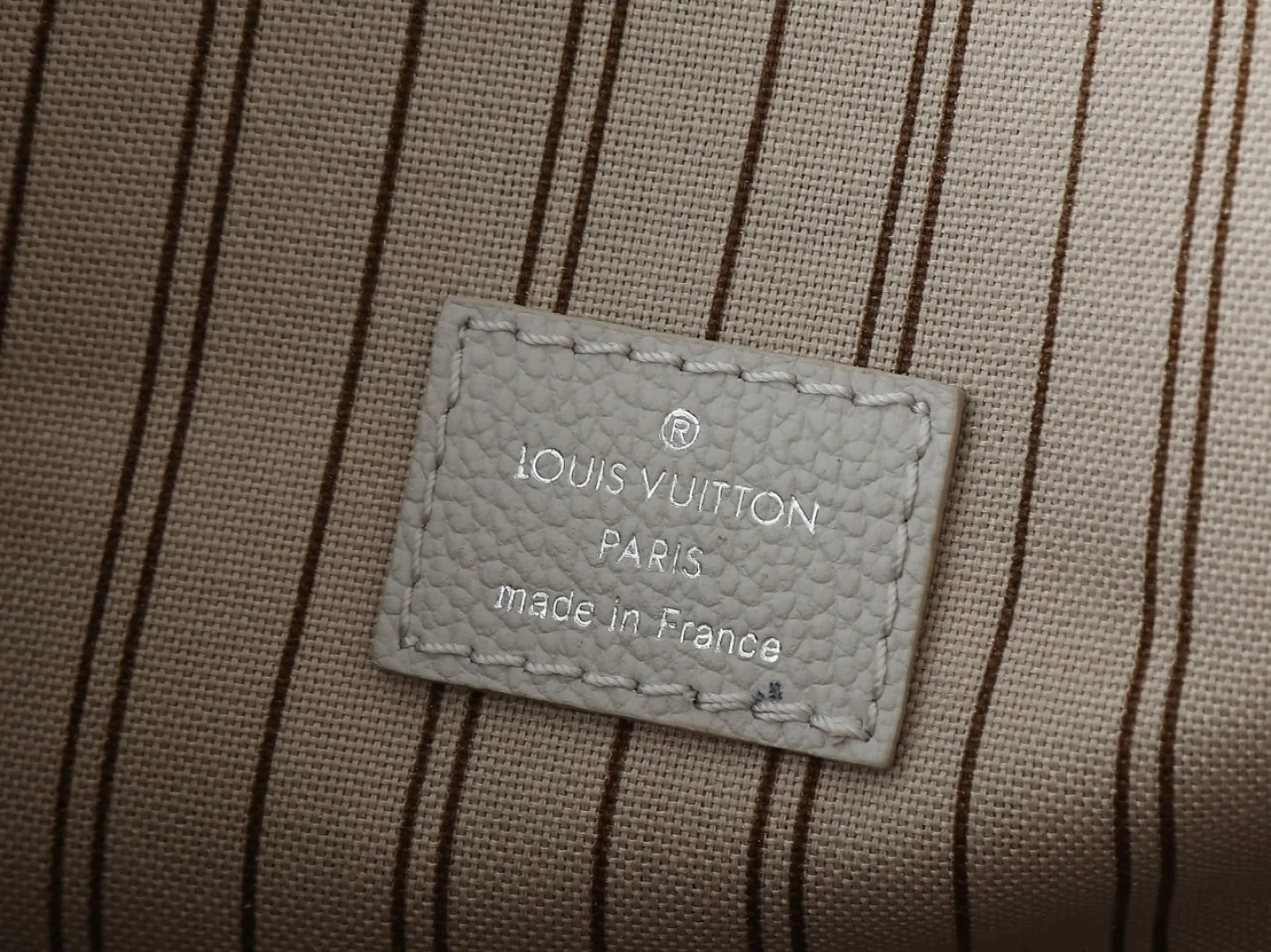 Alternative view of Louis Vuitton Pochette Métis M13481