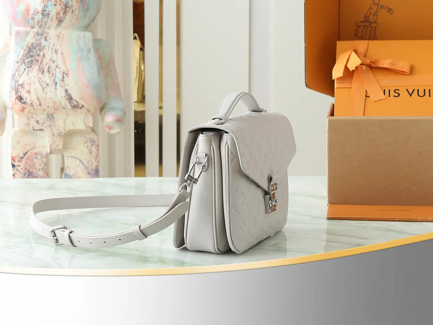 Louis Vuitton Pochette Métis M13481 - Image 4
