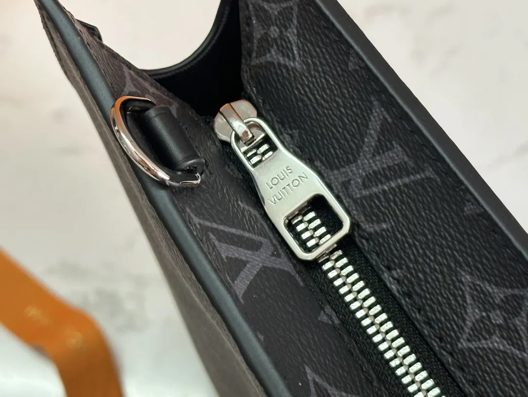 Louis Vuitton Sac Plat Horizontal Zippe M11742 - Image 10