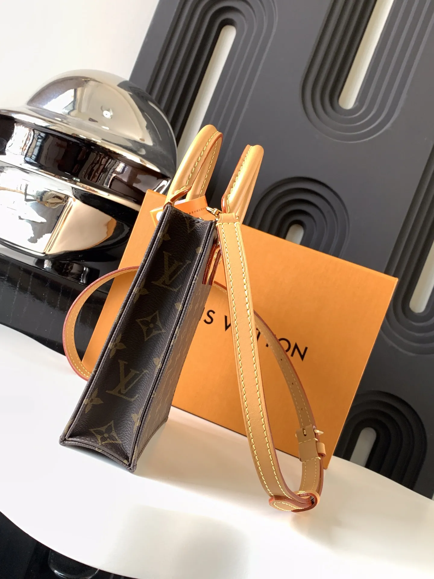 Louis Vuitton Petit Sac Plat M81295 - 图片 7