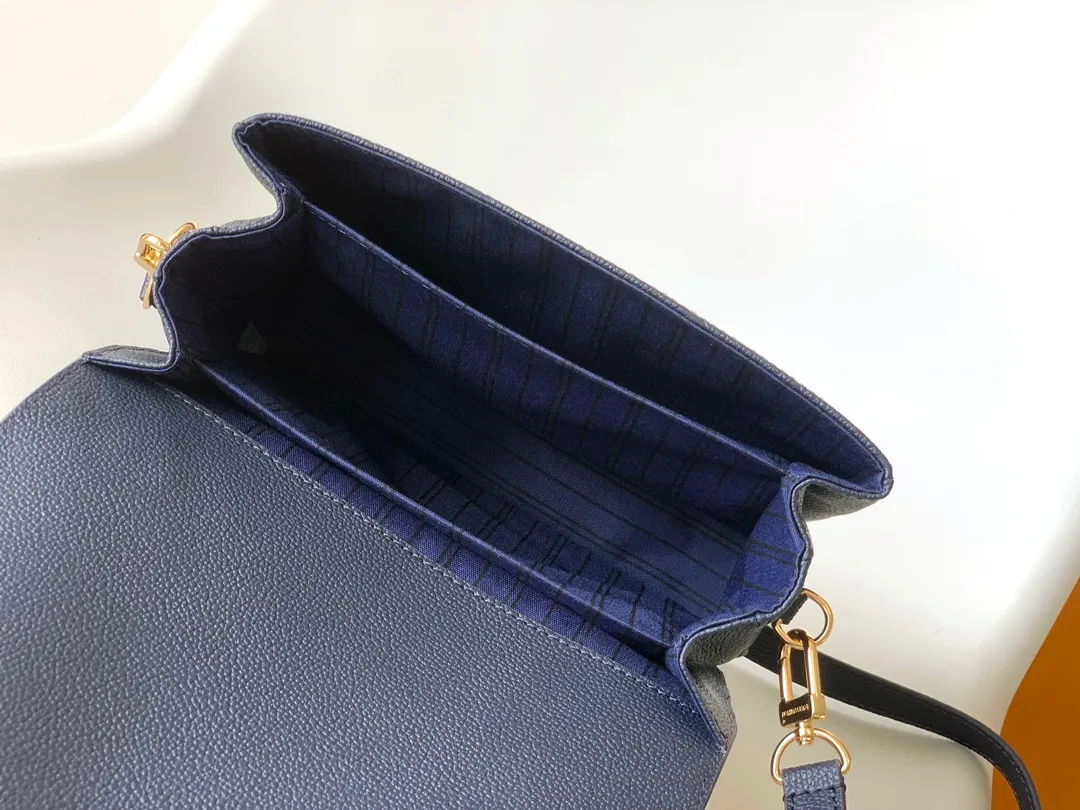 Alternative view of Louis Vuitton Pochette Métis M47142