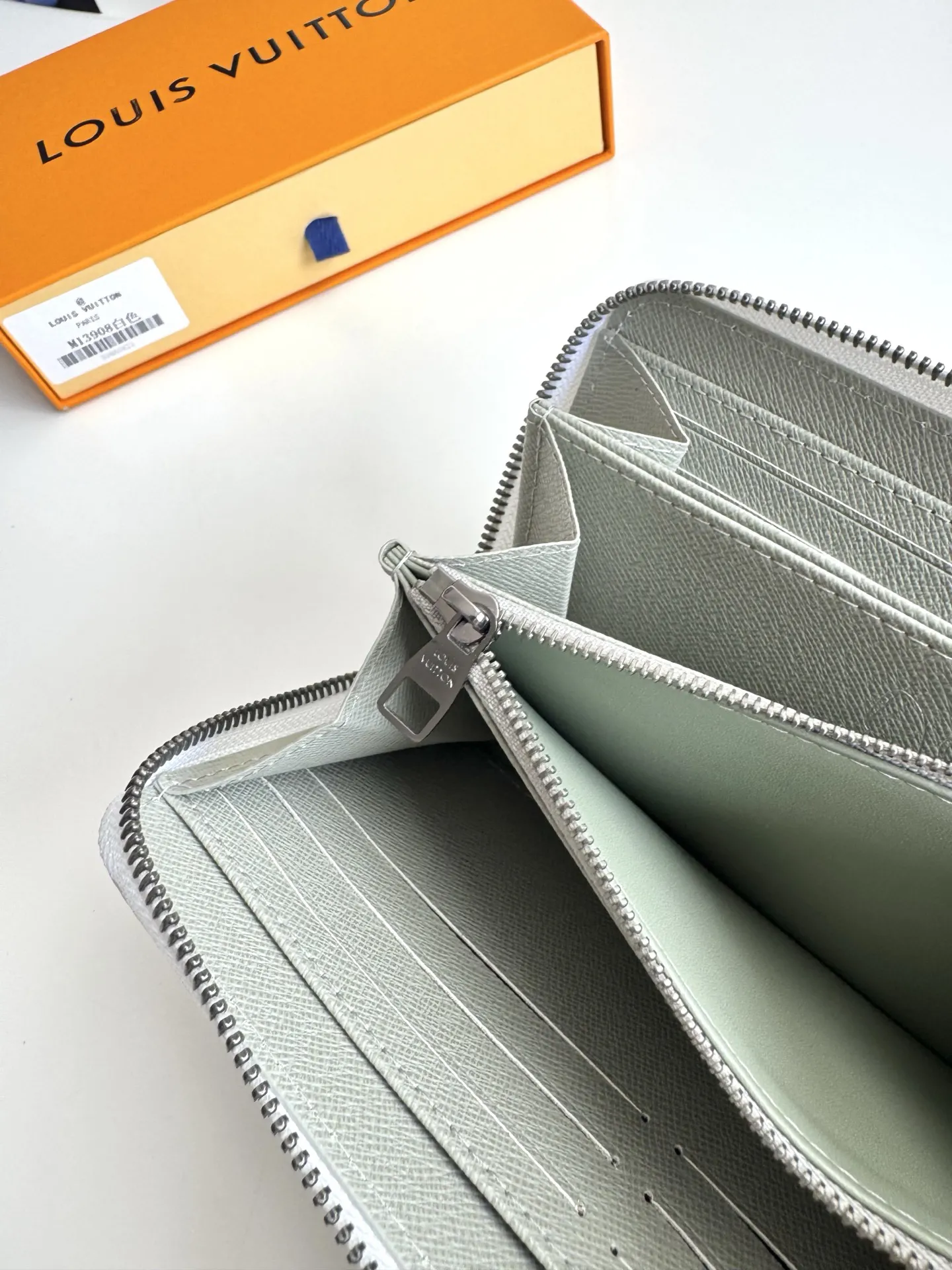 Alternative view of Louis Vuitton Zippy Wallet M13908