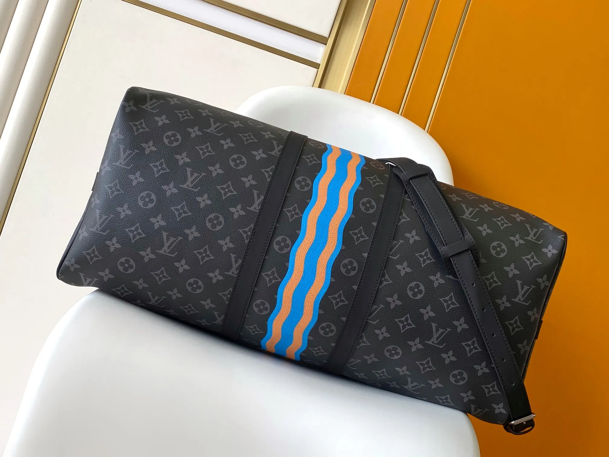 Louis Vuitton Keepall Bandoulière 55 Mon Monogram P01951 - Image 7