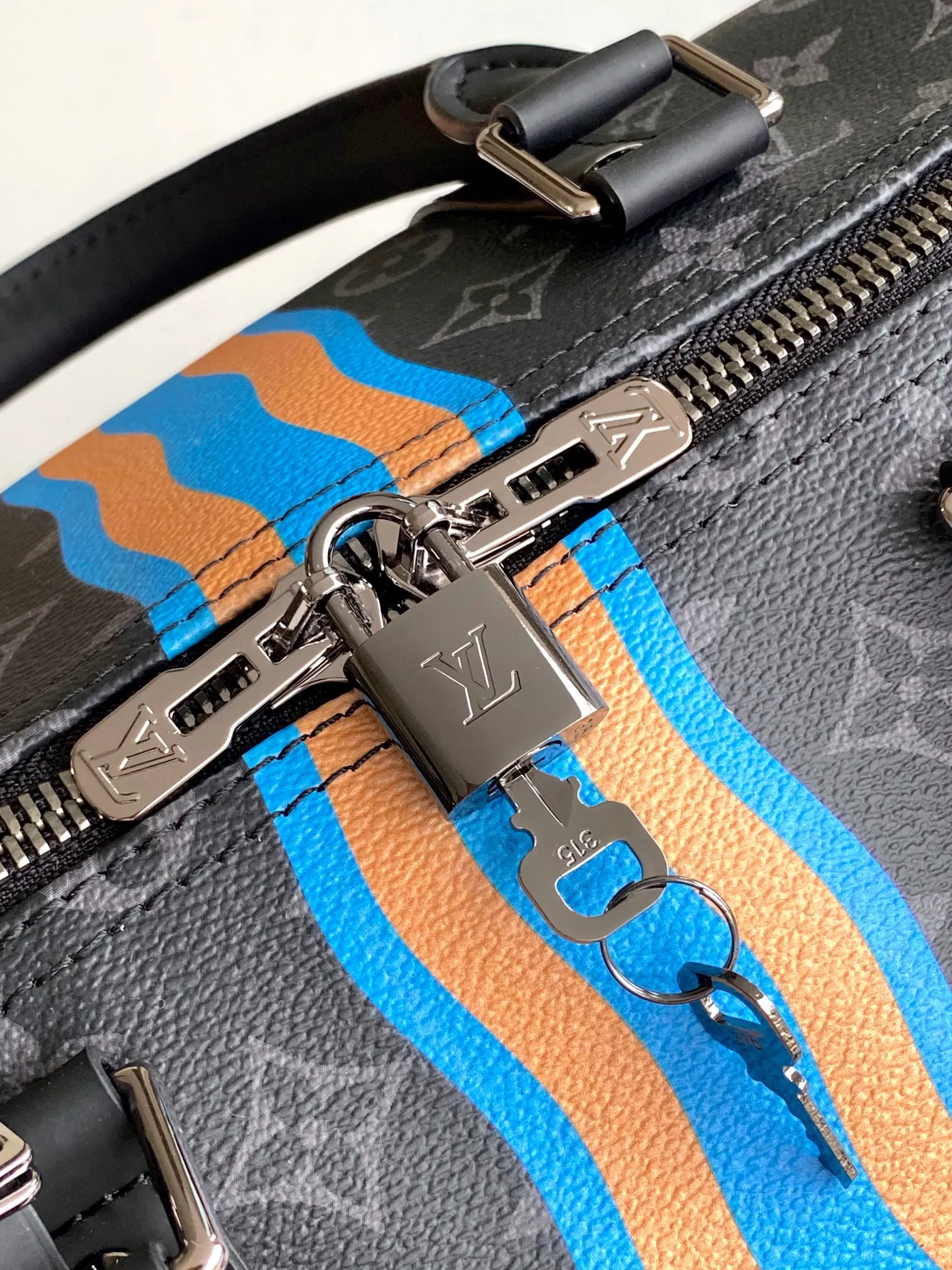 Louis Vuitton Keepall Bandoulière 55 Mon Monogram P01951 - Image 9