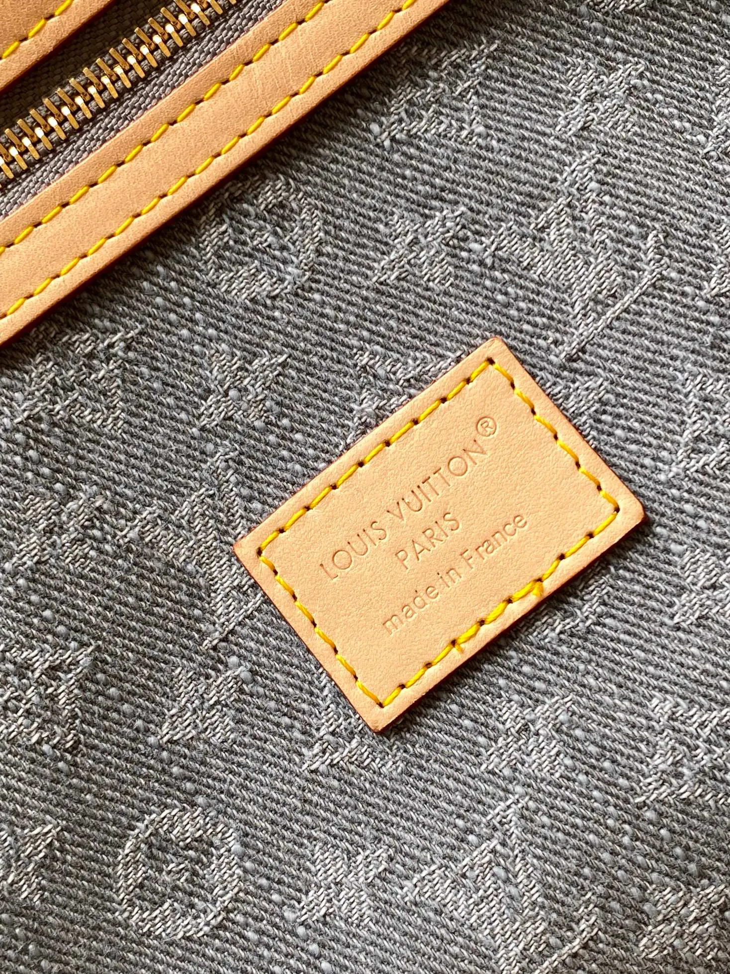 Alternative view of Louis Vuitton Keepall Bandoulière 45 M13748