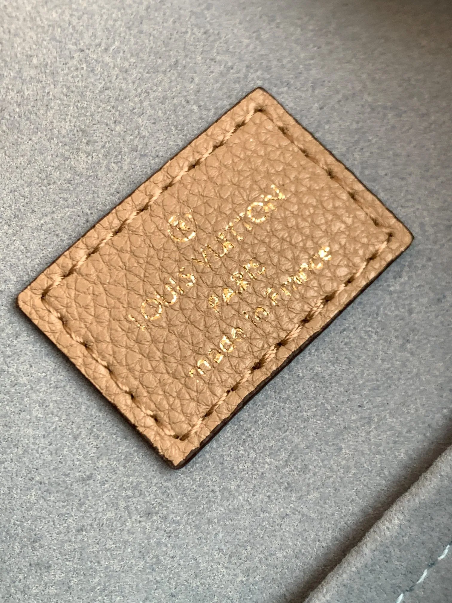 Alternative view of Louis Vuitton Lockme Bucket M57688