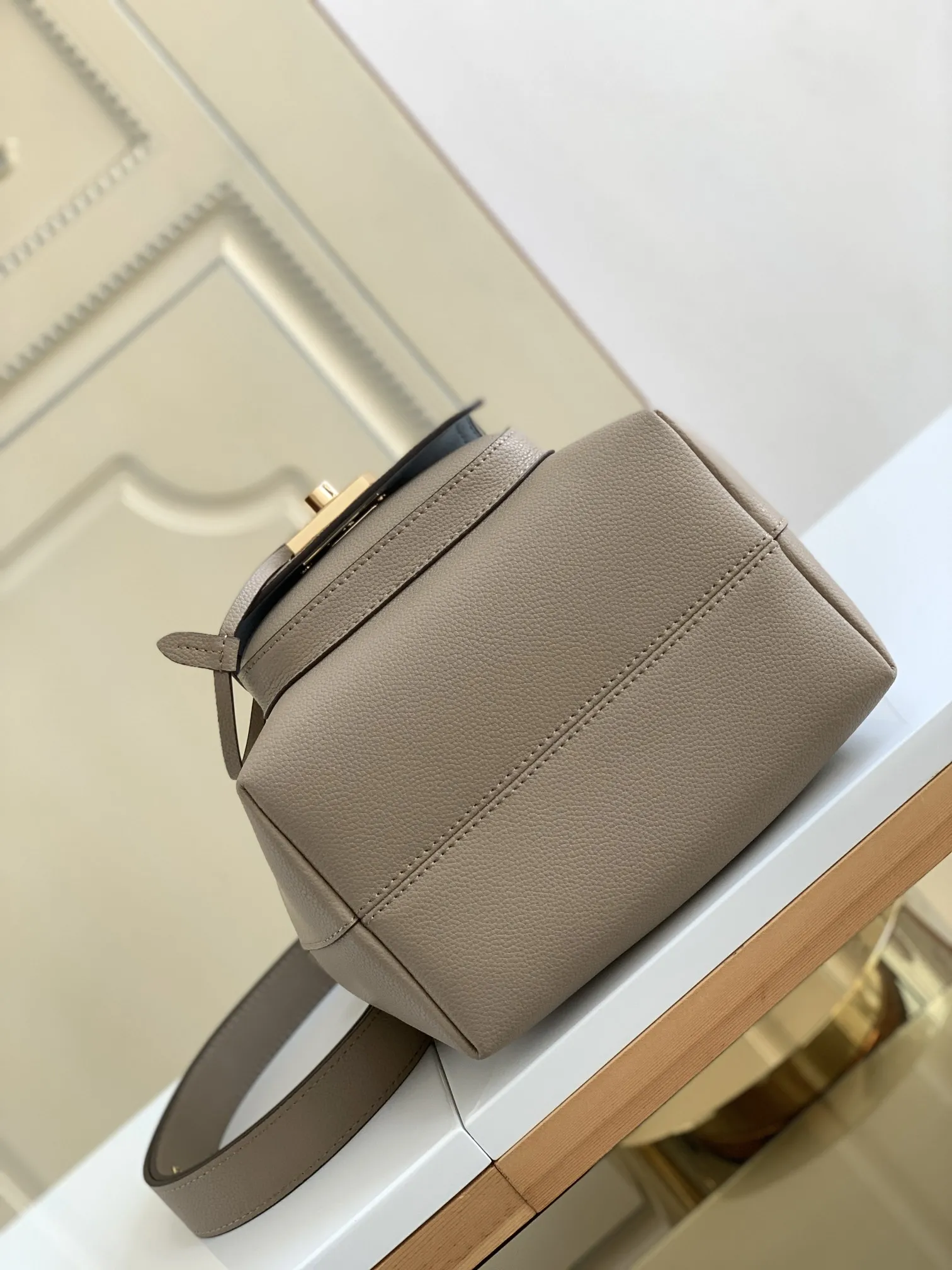 Louis Vuitton Lockme Bucket M57688 - Image 7