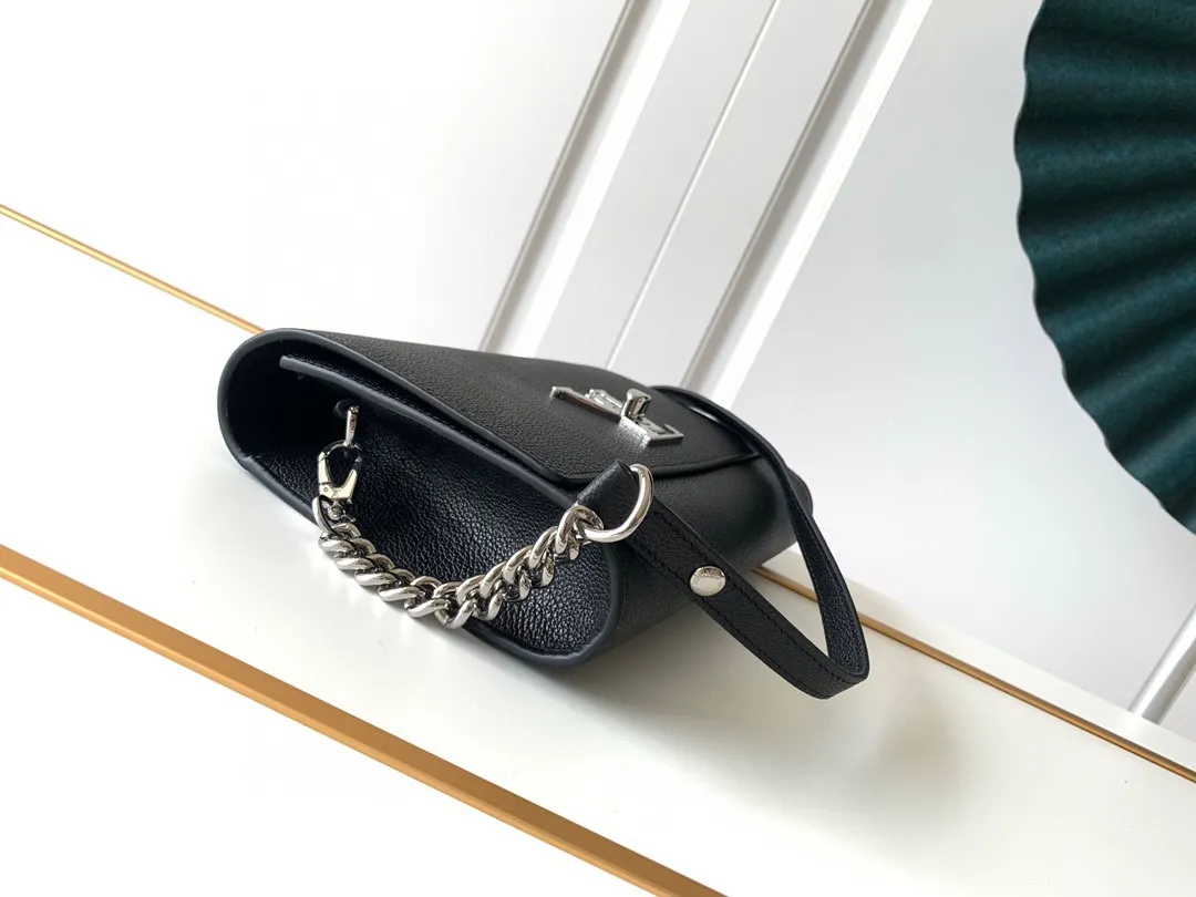 Louis Vuitton Lockme Clutch M56088 - Image 5