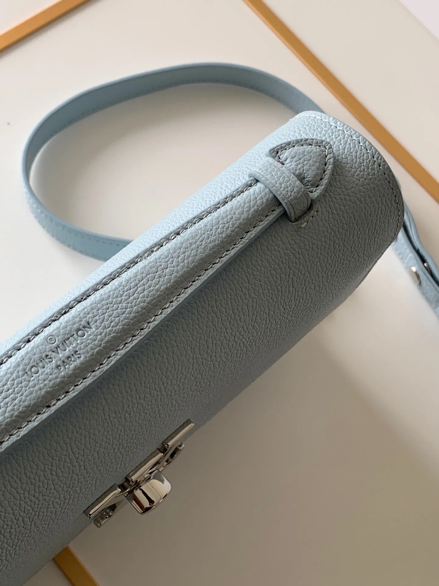 Louis Vuitton Lockme Clutch M56136 - 图片 8