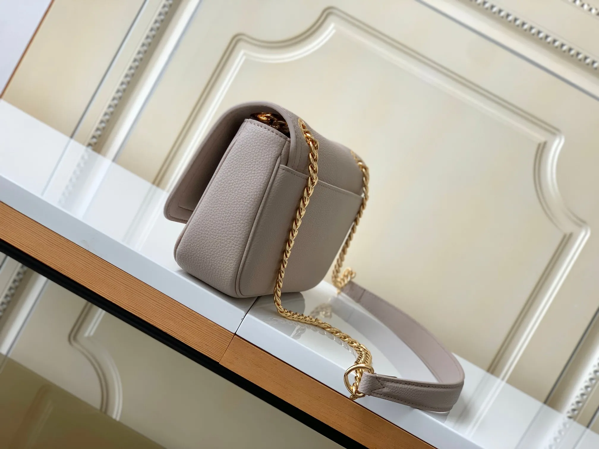 Louis Vuitton LockMe East West M22304 - Image 3
