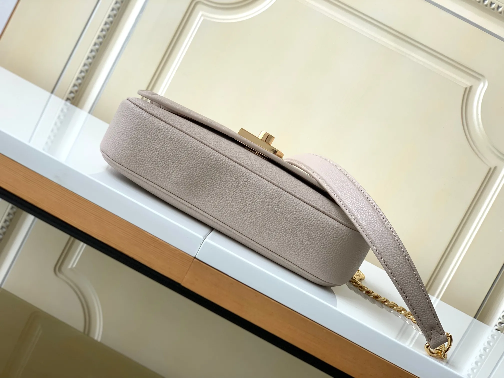 Louis Vuitton LockMe East West M22304 - Image 5