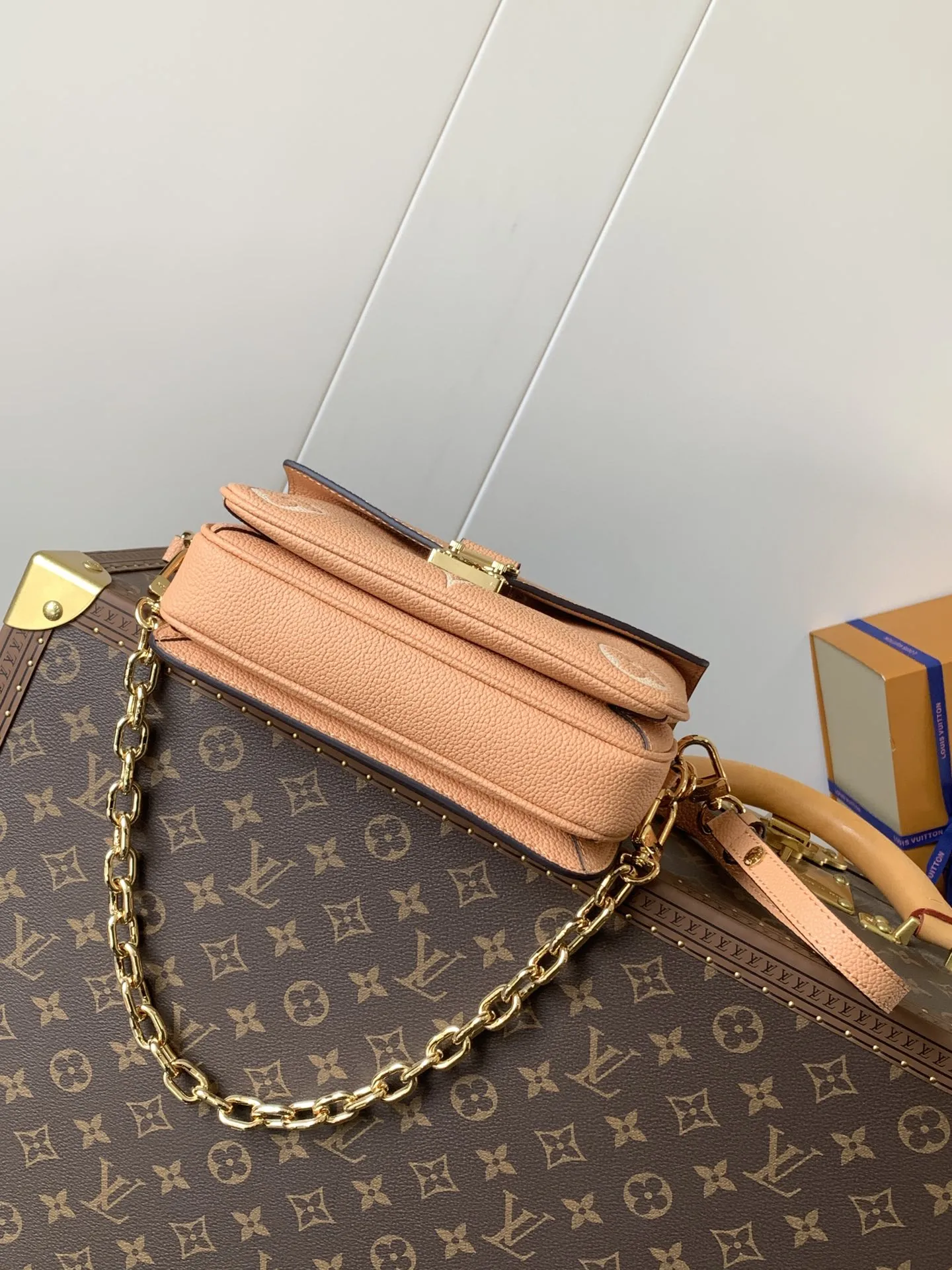 Louis Vuitton Pochette Métis East West M12735 - Image 6
