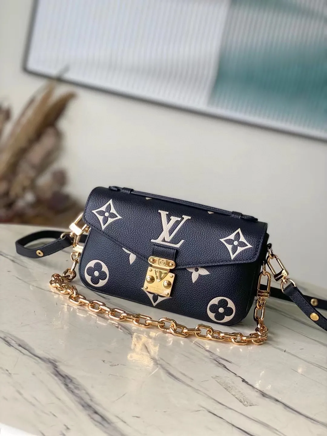 Louis Vuitton Pochette Métis East West M46596 - 图片 3