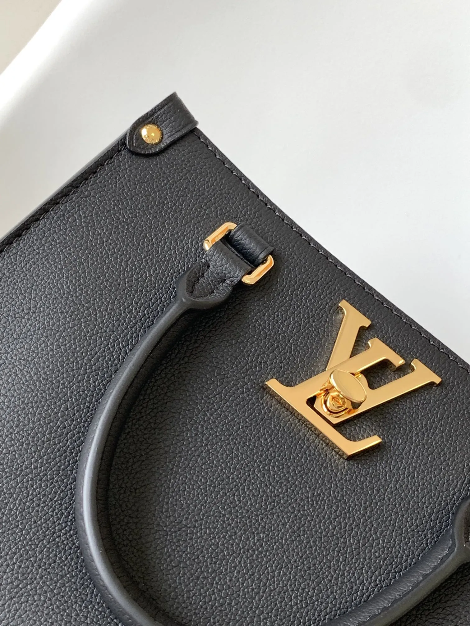 Louis Vuitton Lock & Go M22311 - Image 7