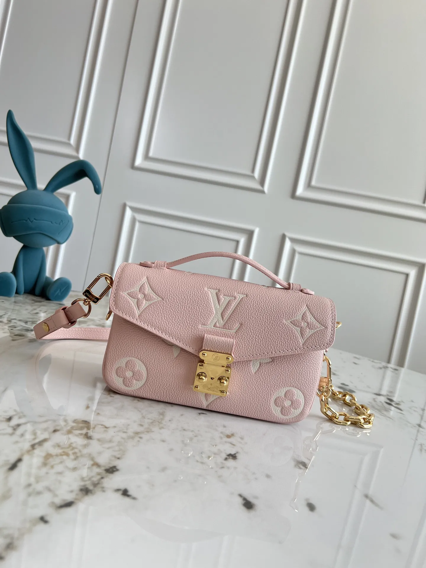 Louis Vuitton Pochette Métis East West M14208 - Image 3