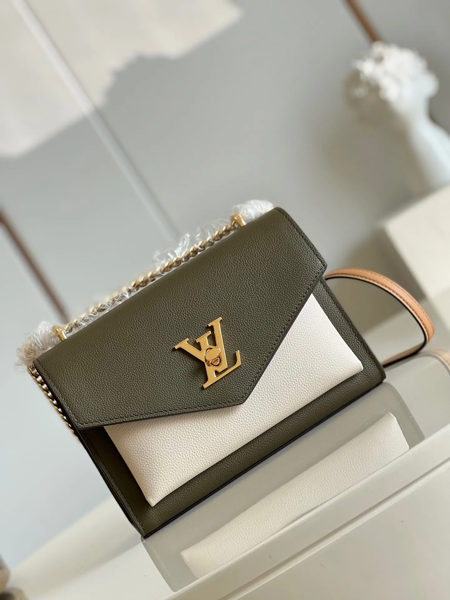 Louis Vuitton Mylockme Chain Bag M20799 - 图片 3