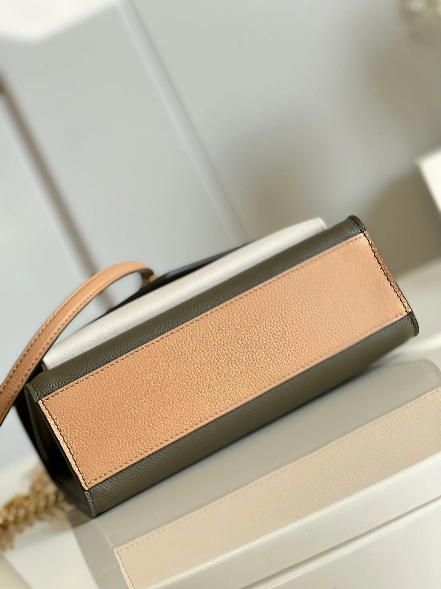 Louis Vuitton Mylockme Chain Bag M20799 - 图片 7