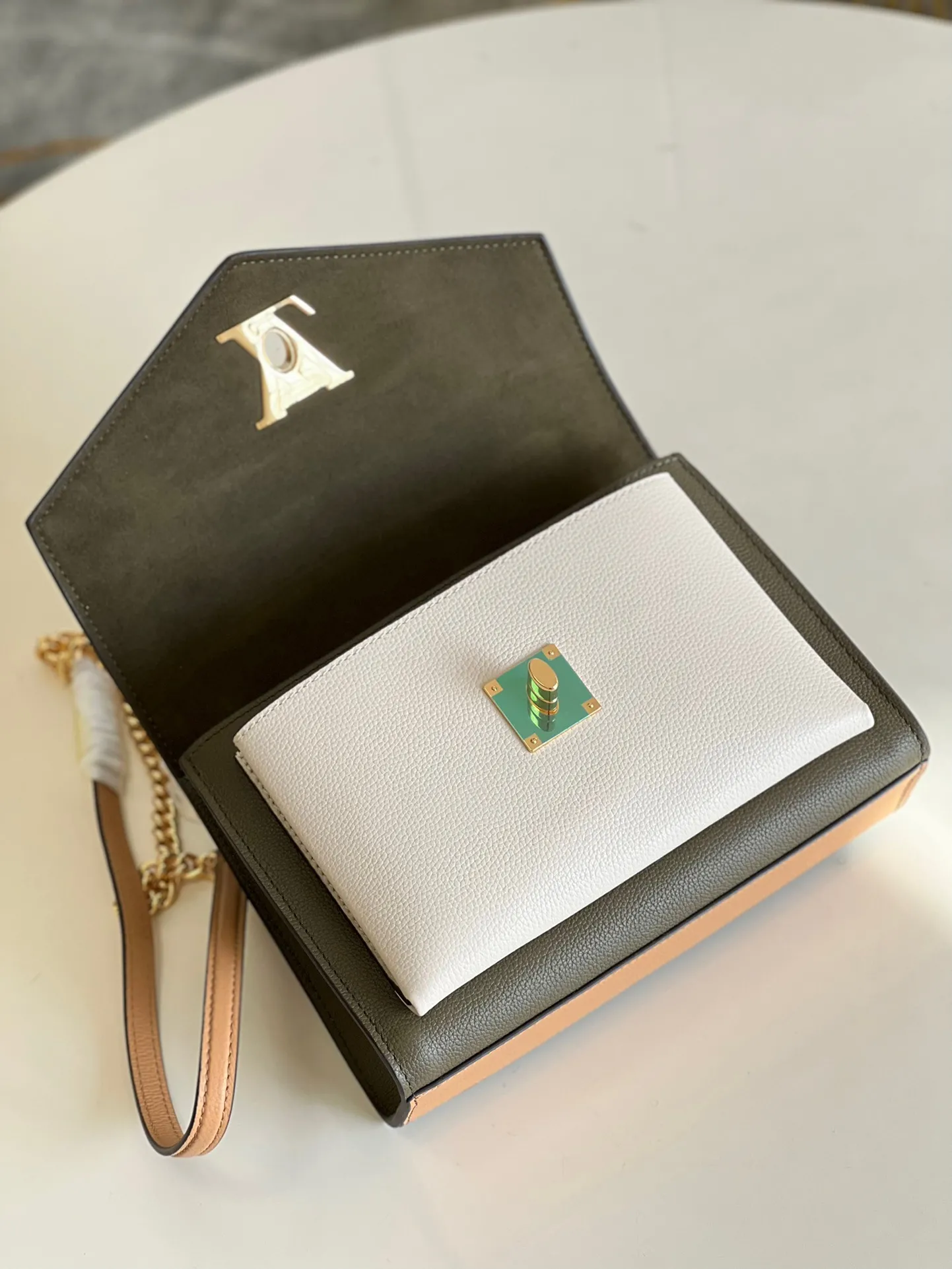 Louis Vuitton Mylockme Chain Bag M20799 - 图片 8
