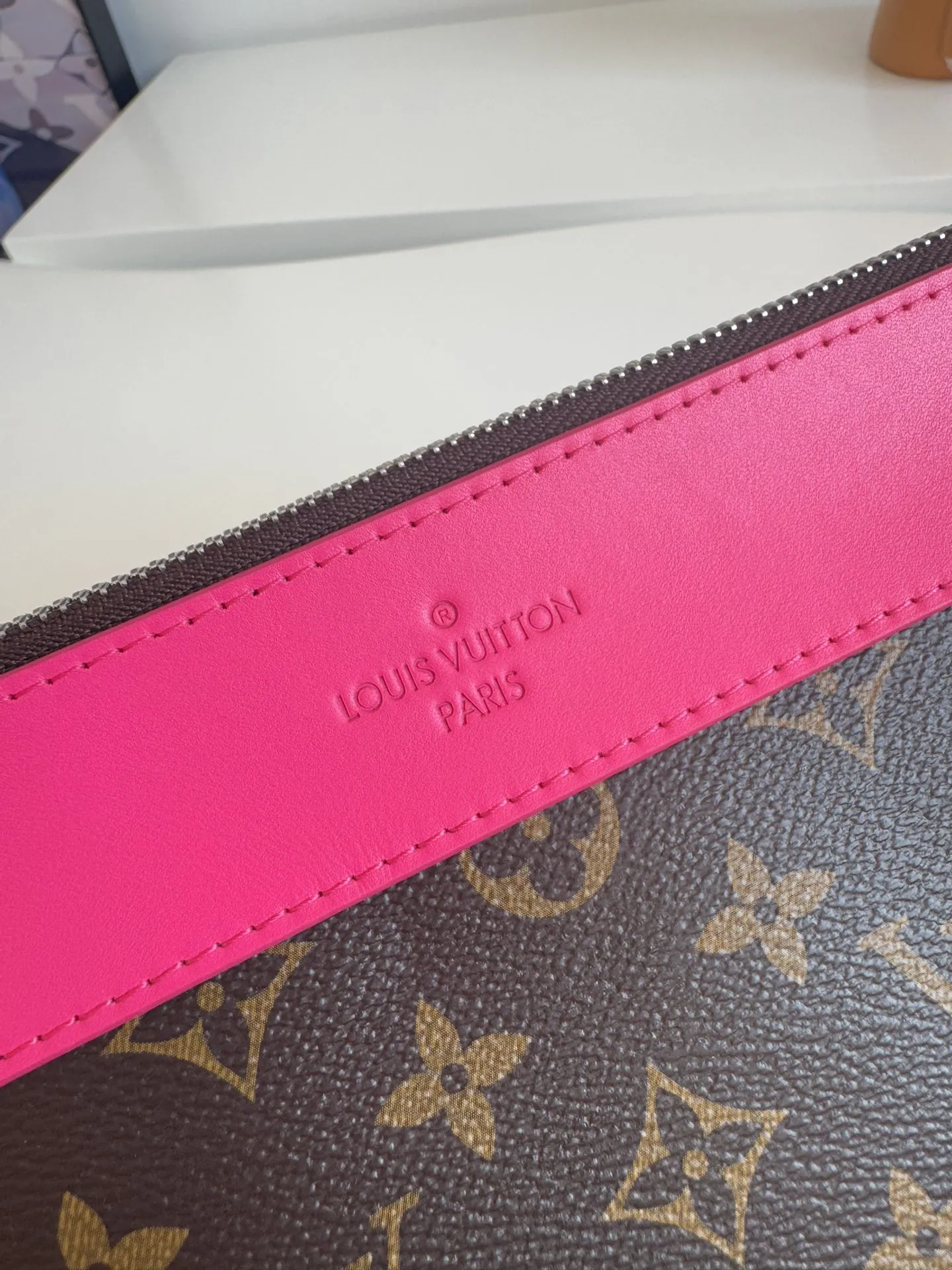Louis Vuitton Pochette Voyage Souple M13356 - Image 4