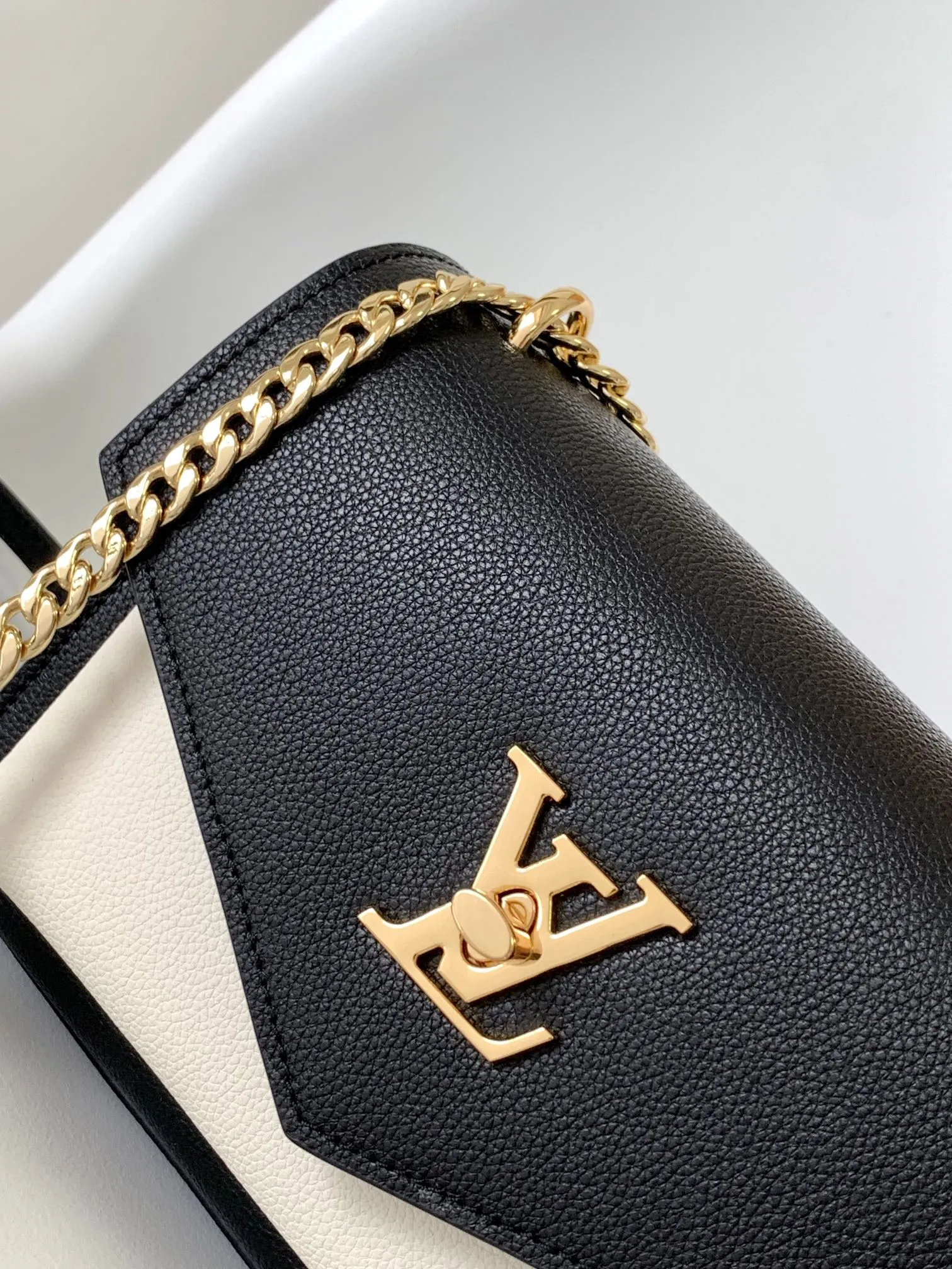 Louis Vuitton Mylockme Chain Bag M82121 - 图片 8