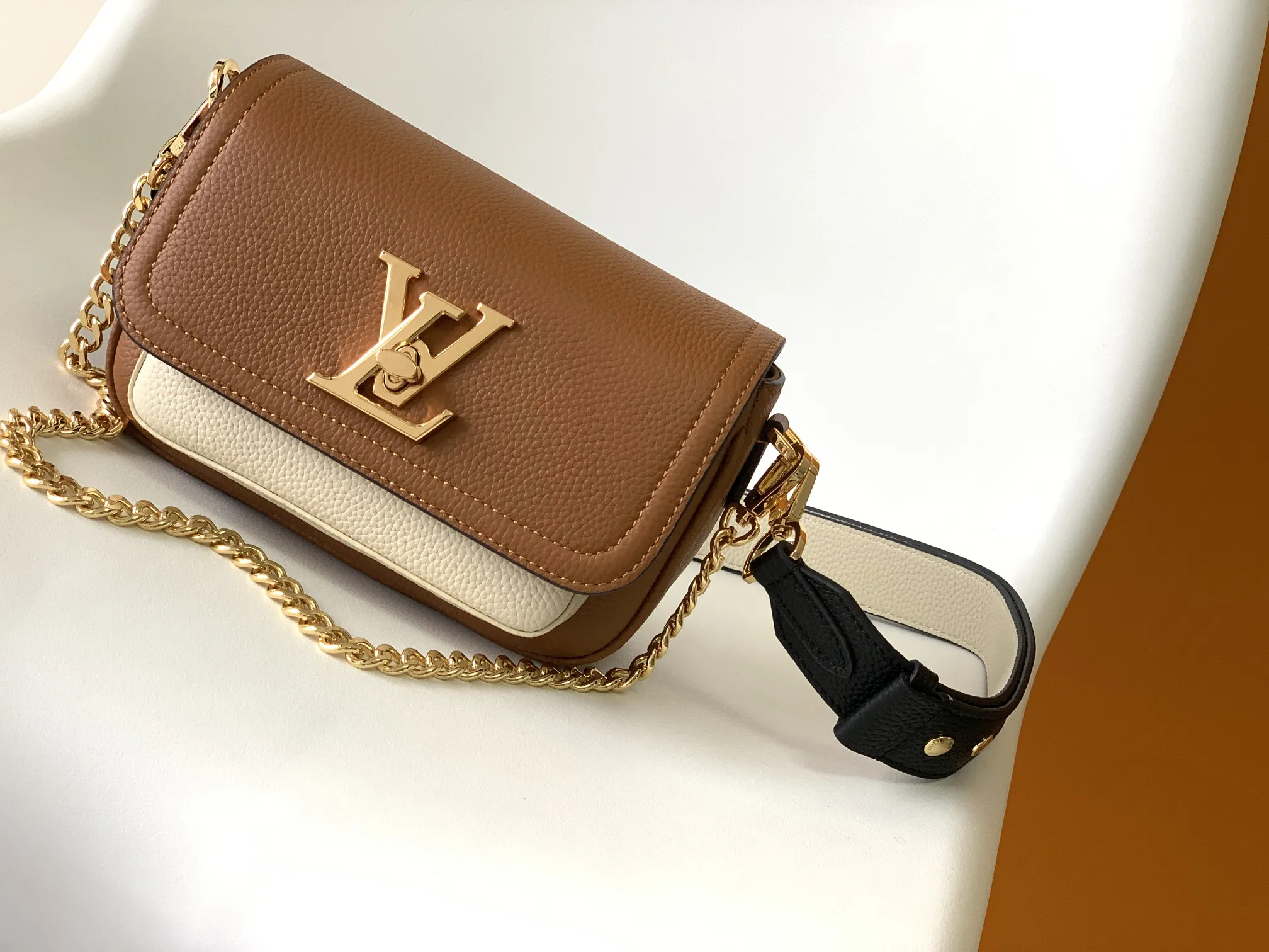 Alternative view of Louis Vuitton Lockme Tender M59491