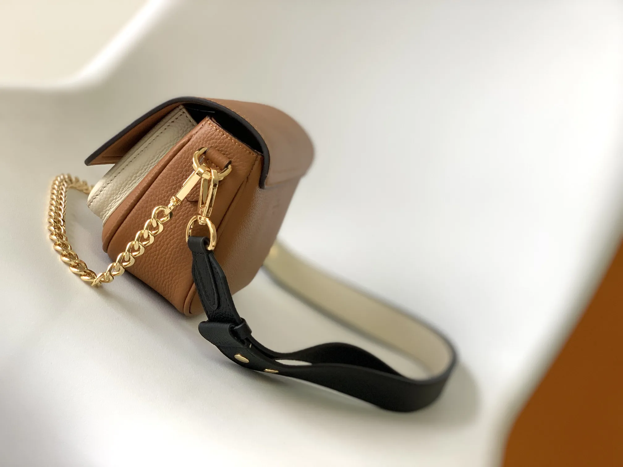 Louis Vuitton Lockme Tender M59491 - 图片 3