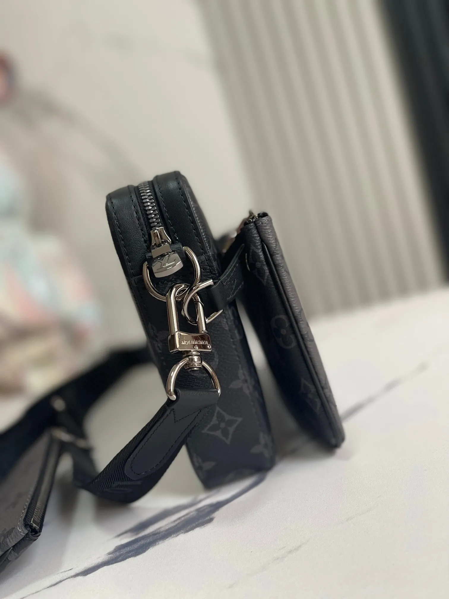 Louis Vuitton Trio Messenger M69443 - Image 5